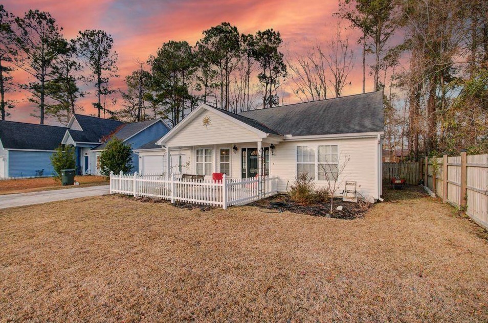 102 Lucy Dr, Charleston, SC 29445-3702