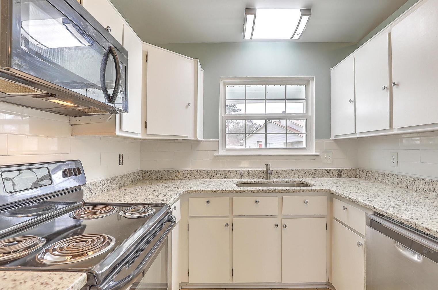 9608 N Cardinal Dr, Ladson, SC 29456