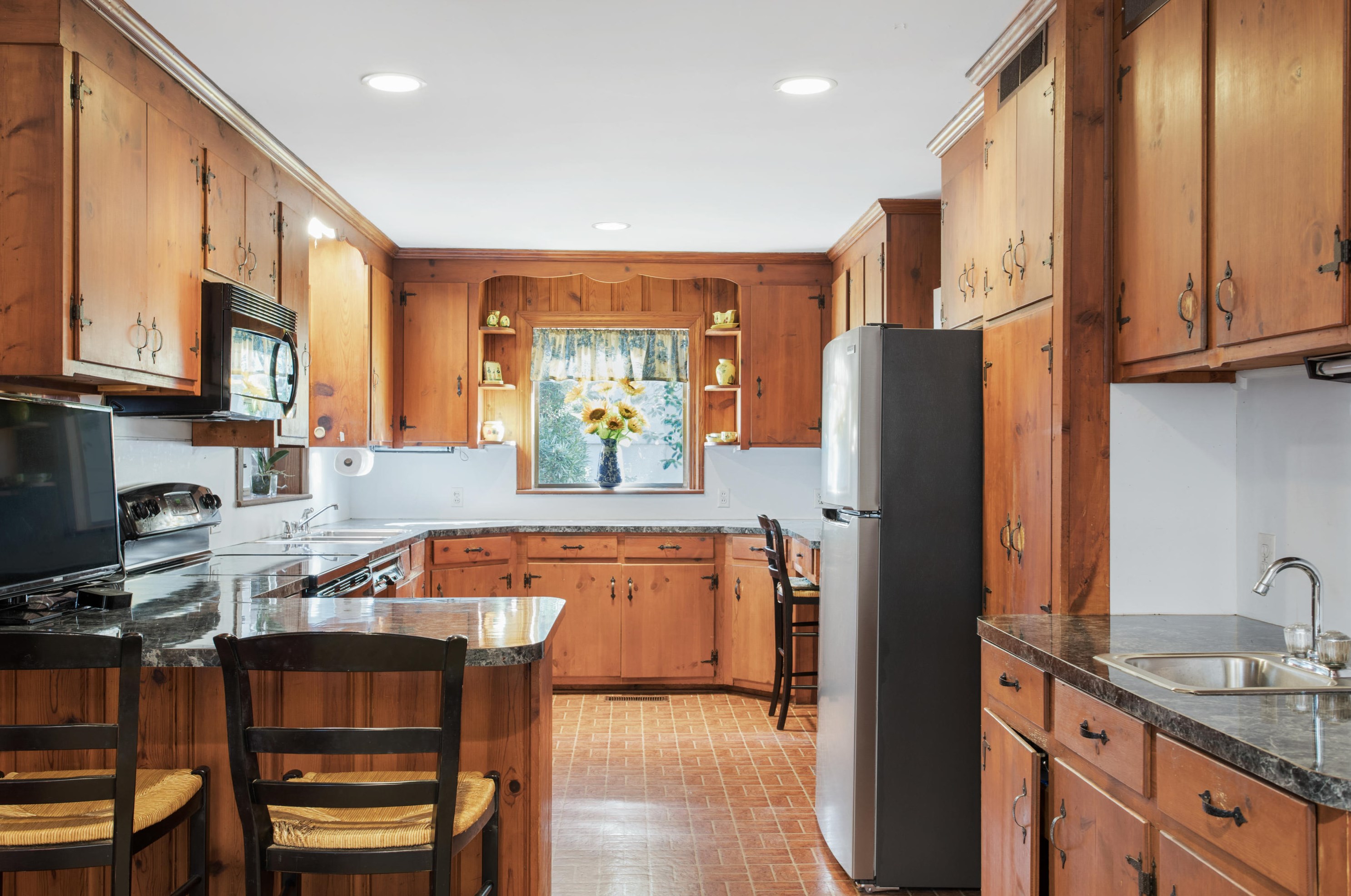 4 Lowndes St, Charleston, SC 29401-2308