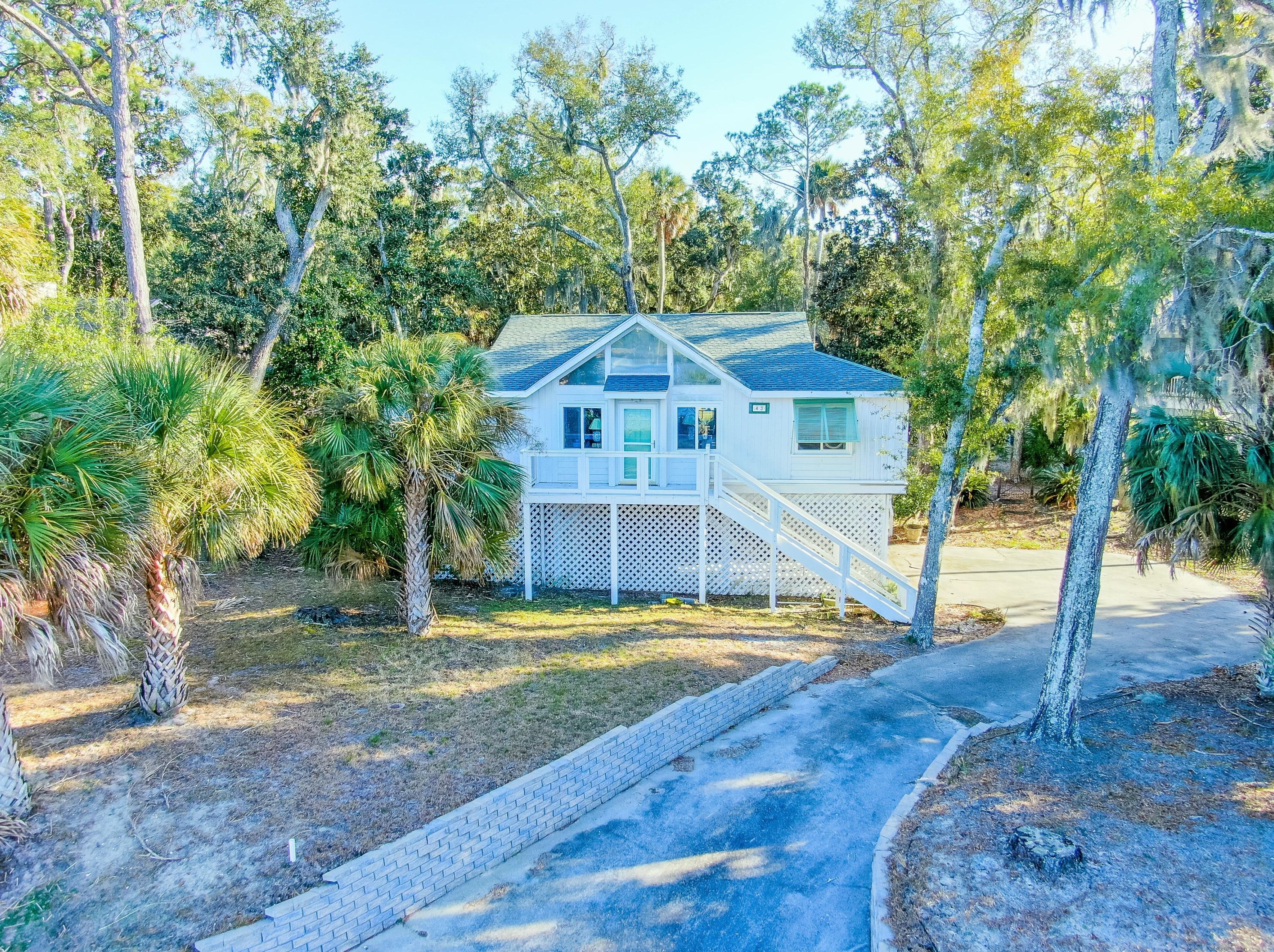 43 Rice Ln, Edisto, SC 29438-3639