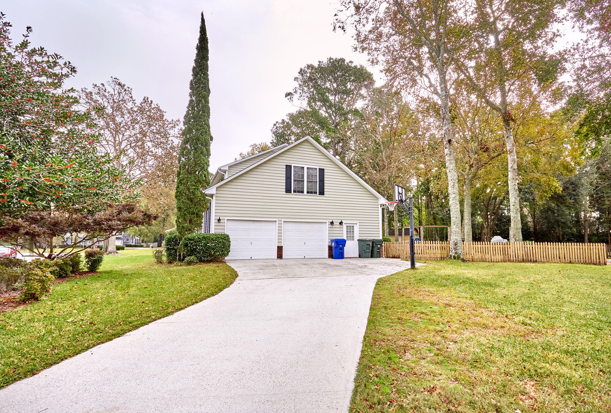 43 Shadowmoss Pkwy, Charleston, SC 29414-6908
