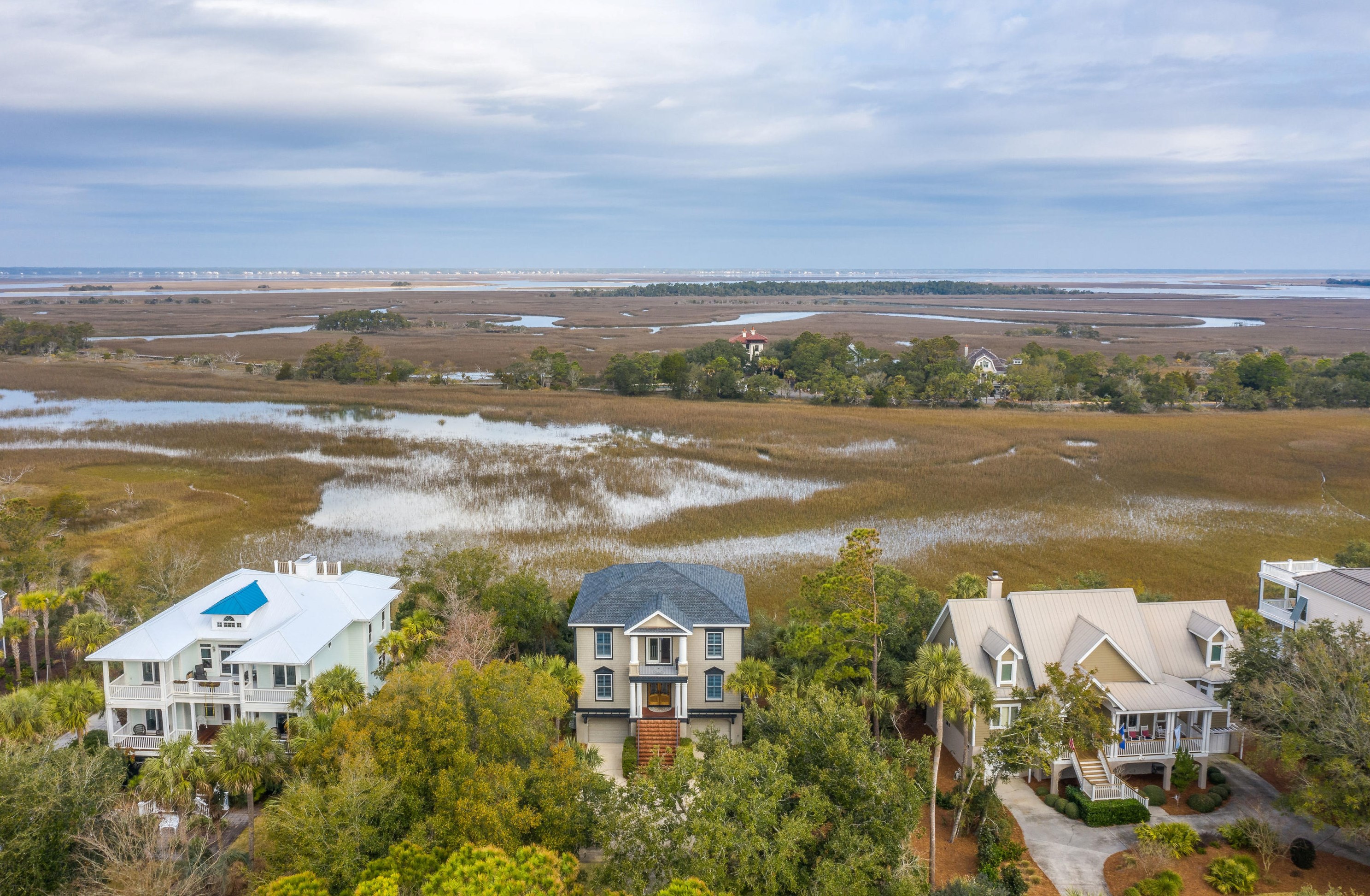 37 Seagrass Ln, Isle of Palms, SC 29451