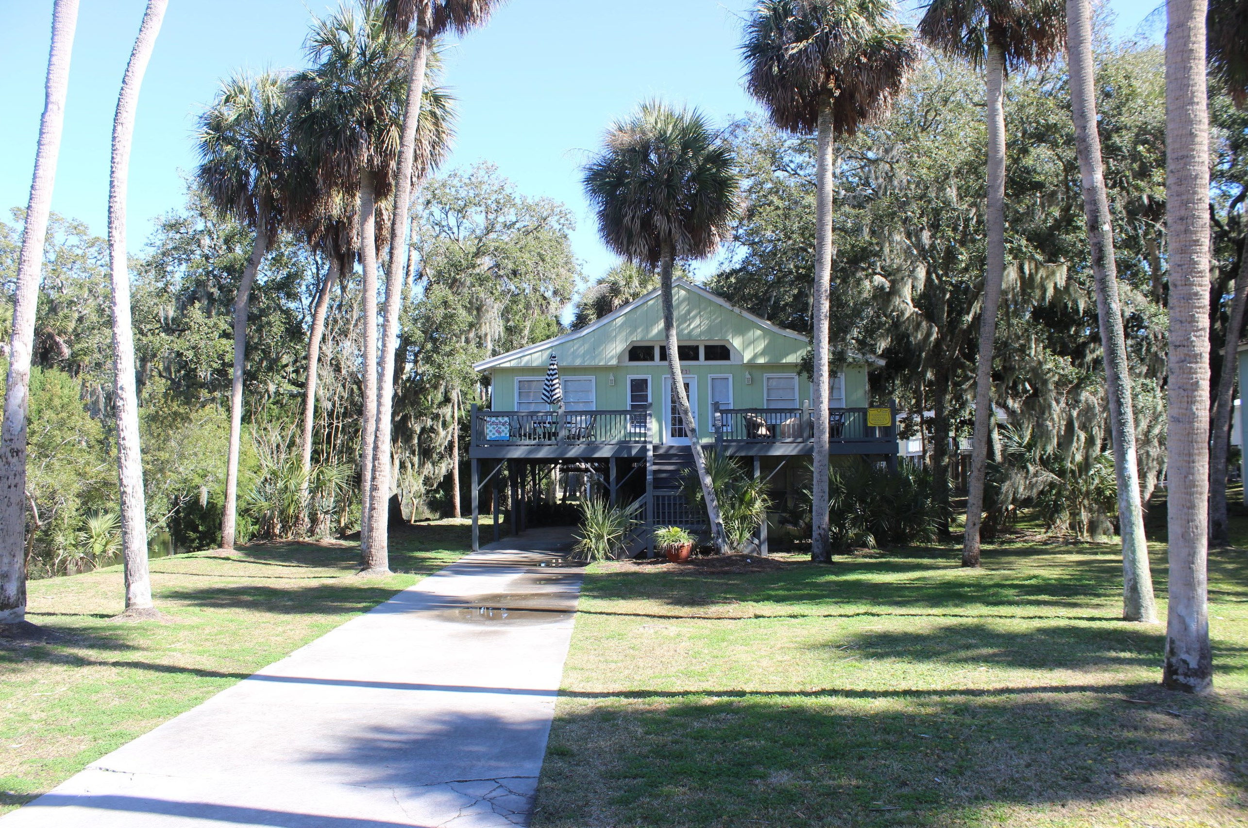 1021 Byrd St, Edisto, SC 29438-3301