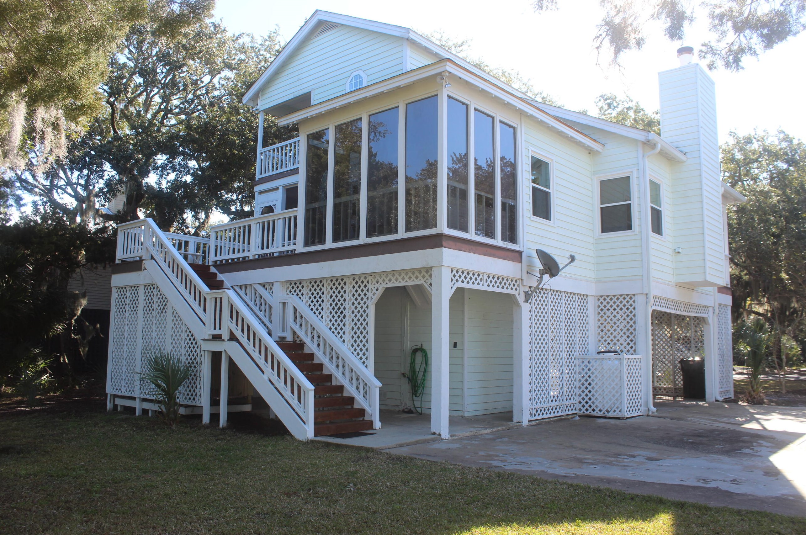 12 Battery Park Rd, Edisto, SC 29438-3643