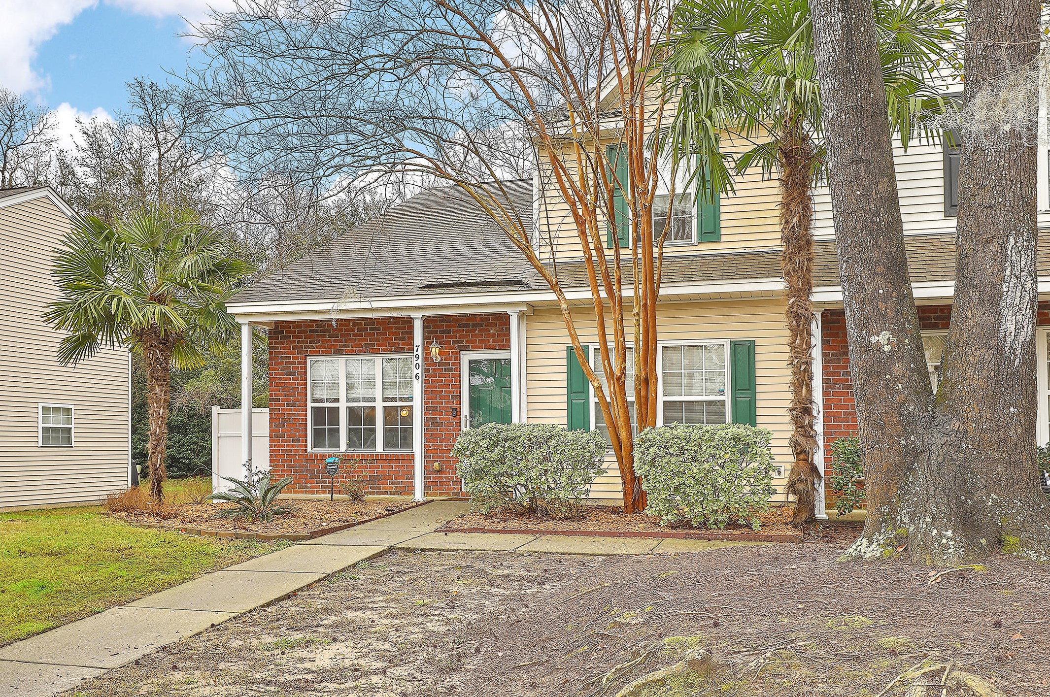 7906 Shadow Oak Dr, Charleston, SC 29406-9573