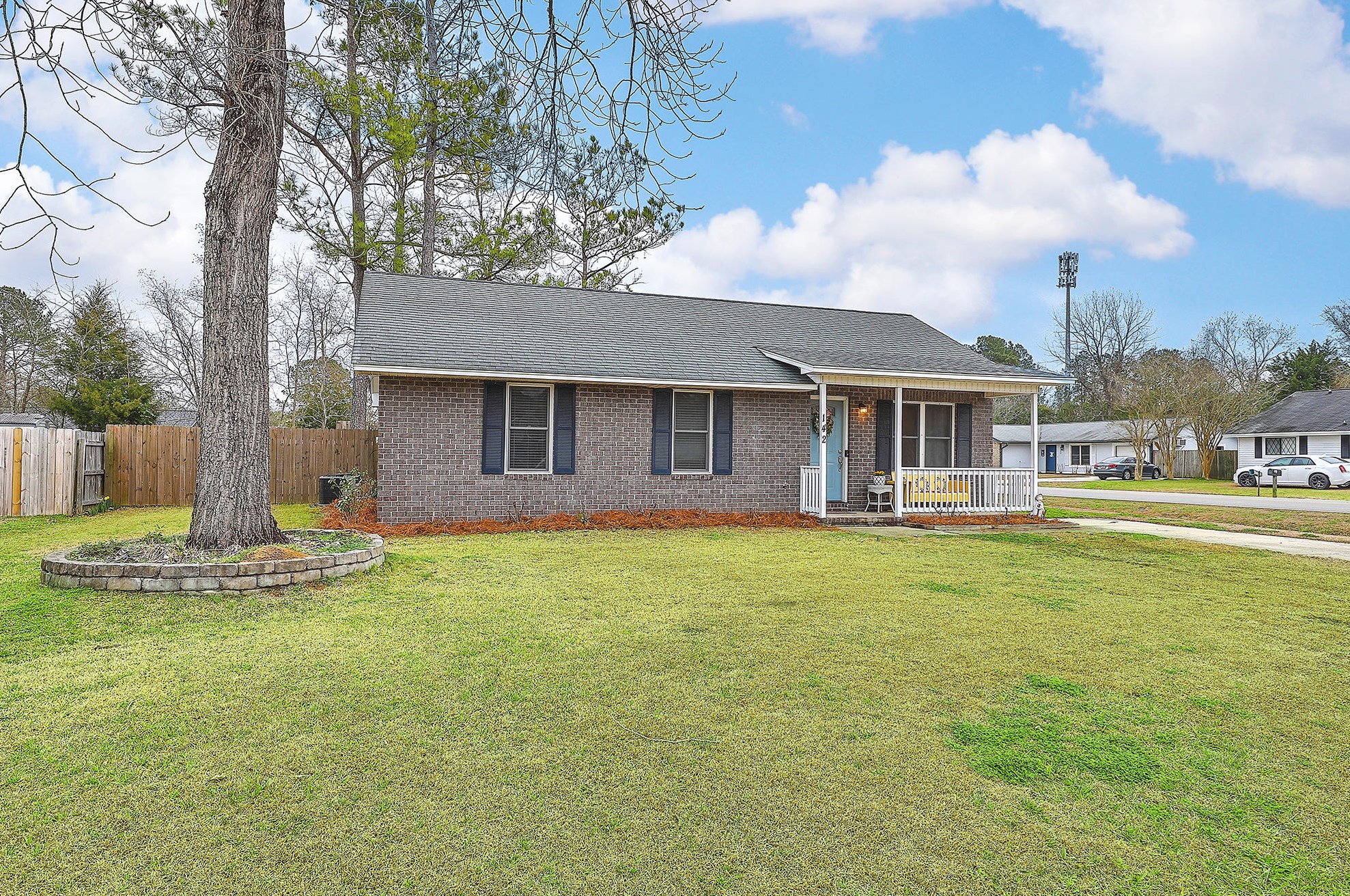 142 Underbrush Ct, Moncks Corner, SC 29461-3538