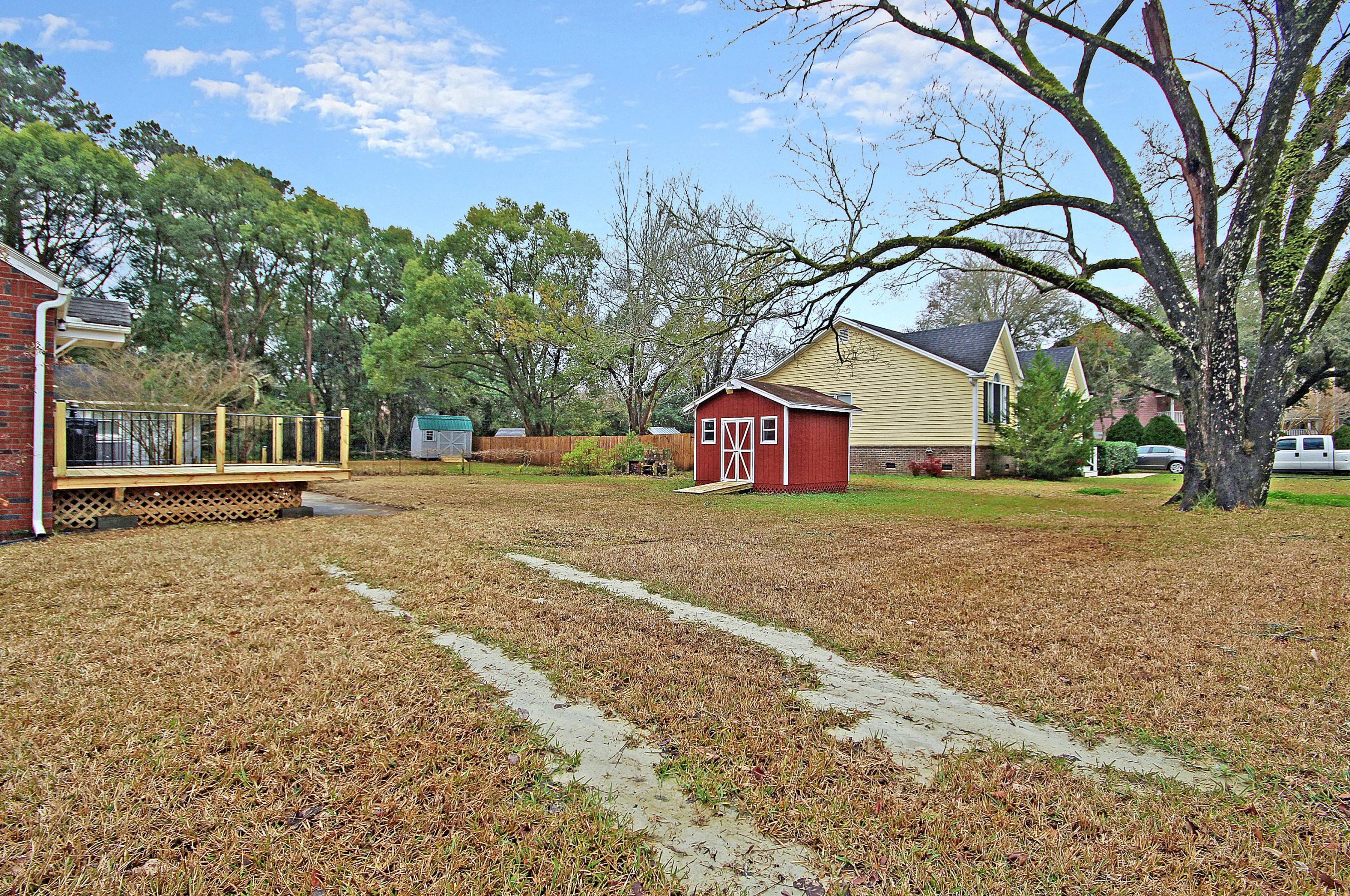 233 Ml Crk Dr, Charleston SC 29407 exterior