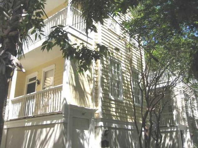 7 Kirkland Ln, Charleston SC  29401-1751 exterior