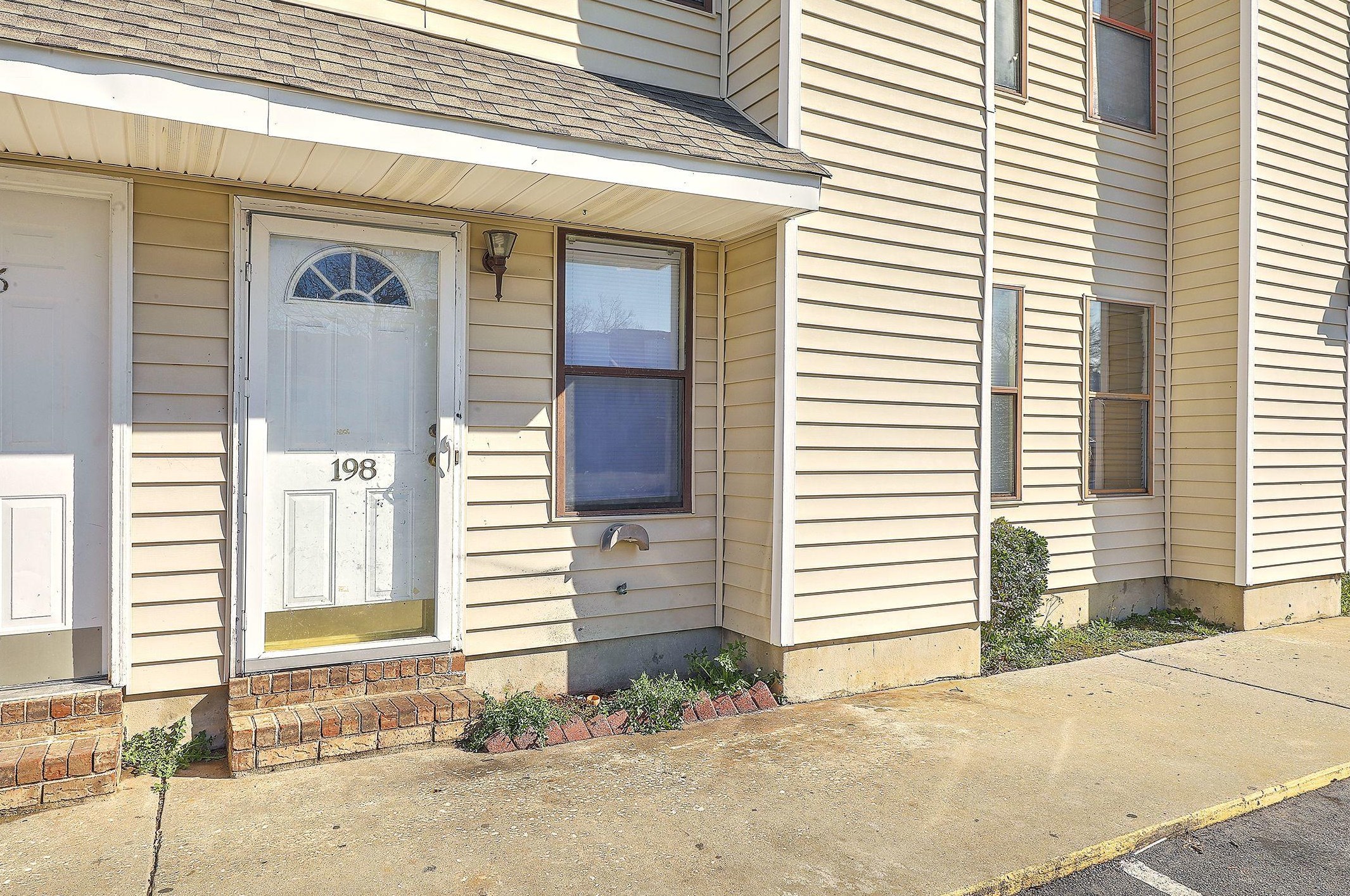 198 Pineshadow Dr, Charleston SC  29445-4683 exterior