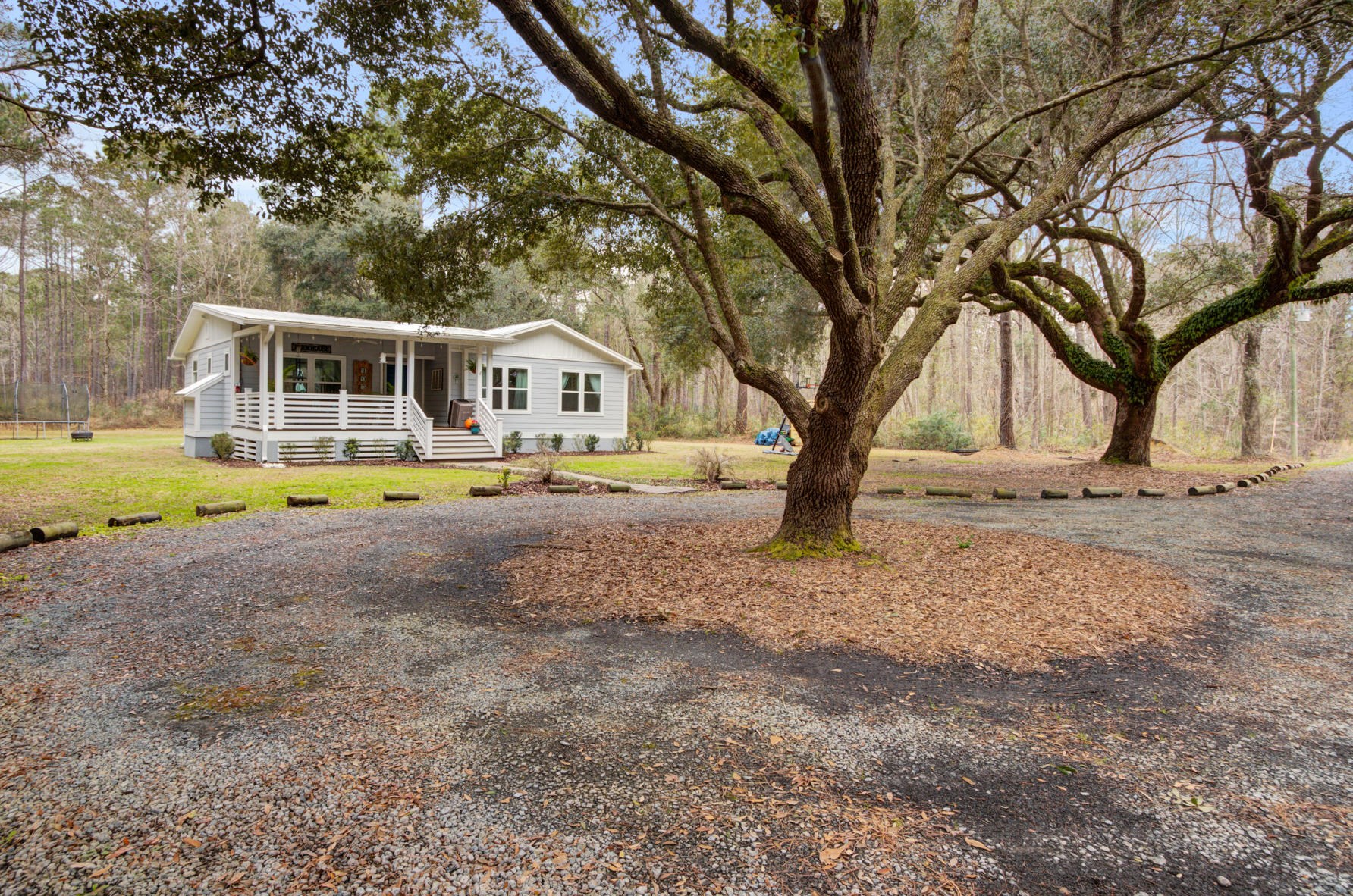1033 Milcrest Dr, Awendaw, SC 29429