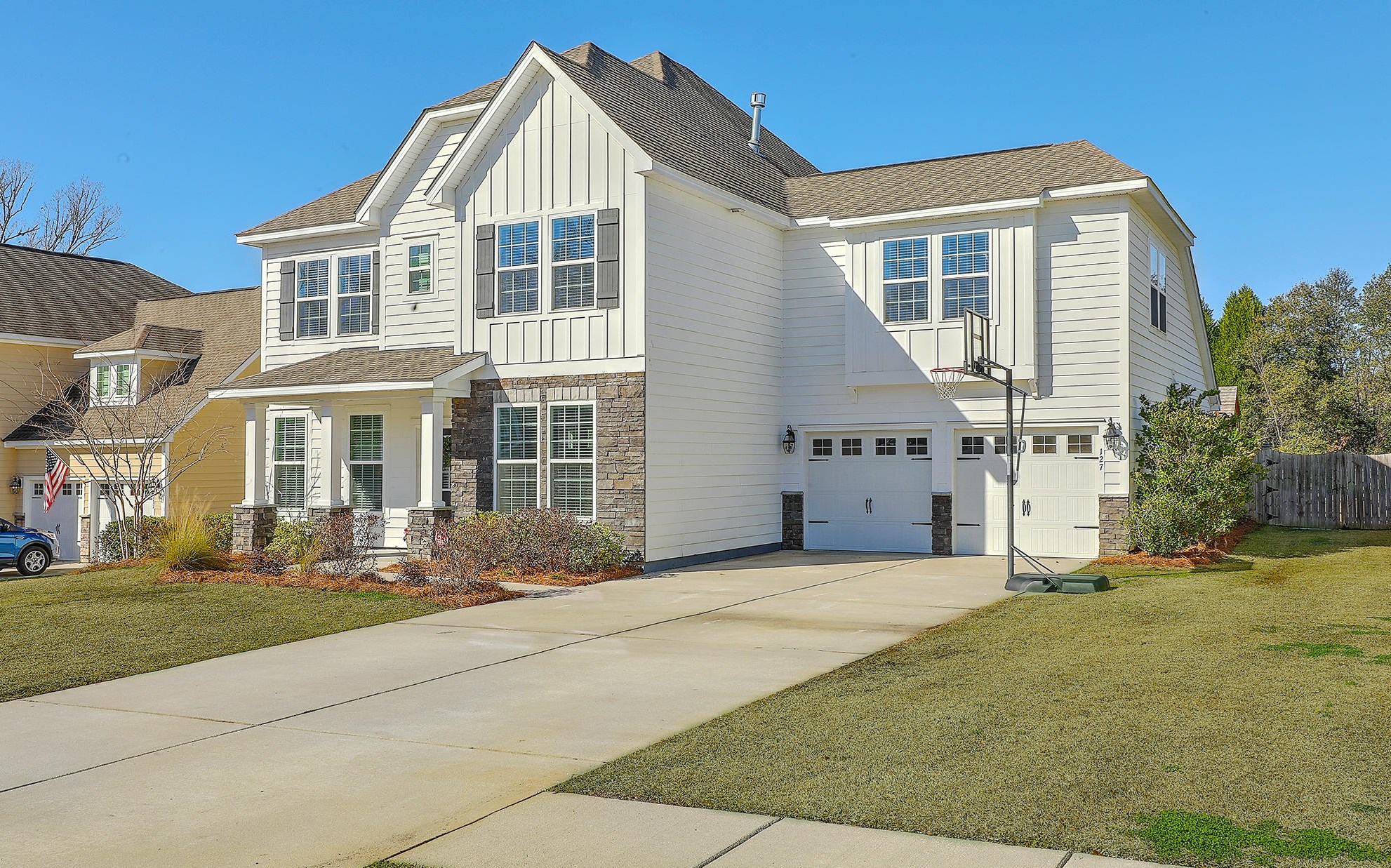 127 Stagecoach Ln, Summerville, SC 29483-4938