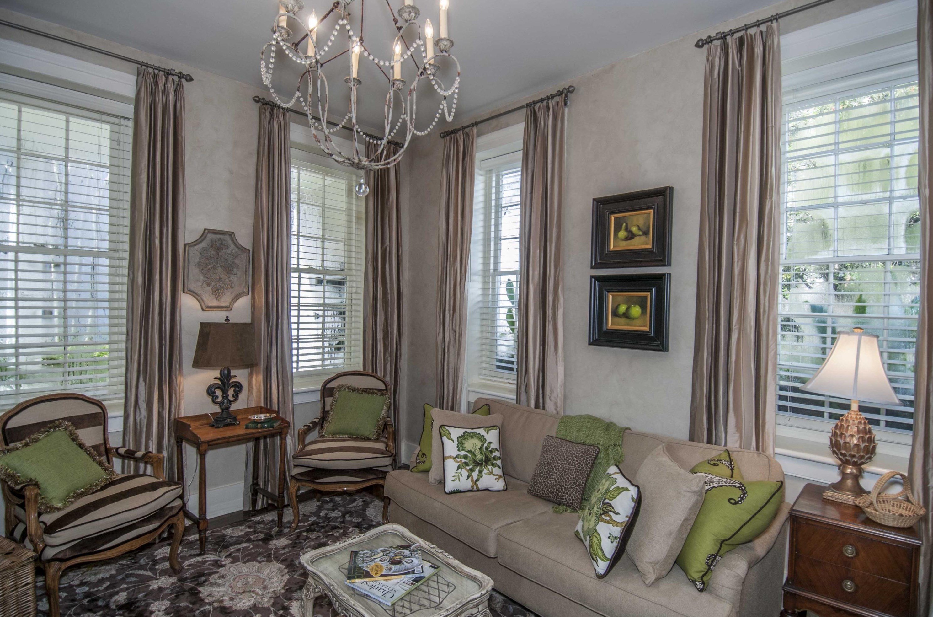 31 Wentworth St, Charleston SC  29401-1621 exterior