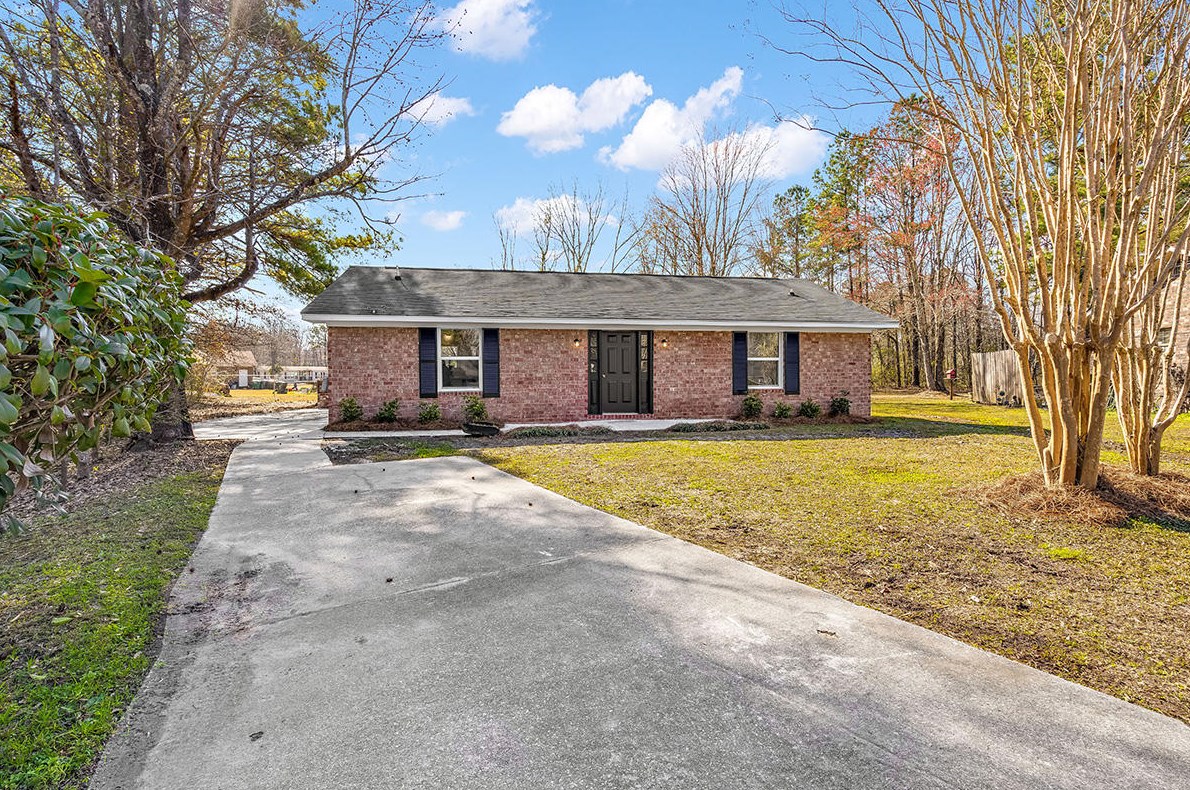 208 Shamrock Dr, Summerville, SC 29483-3962