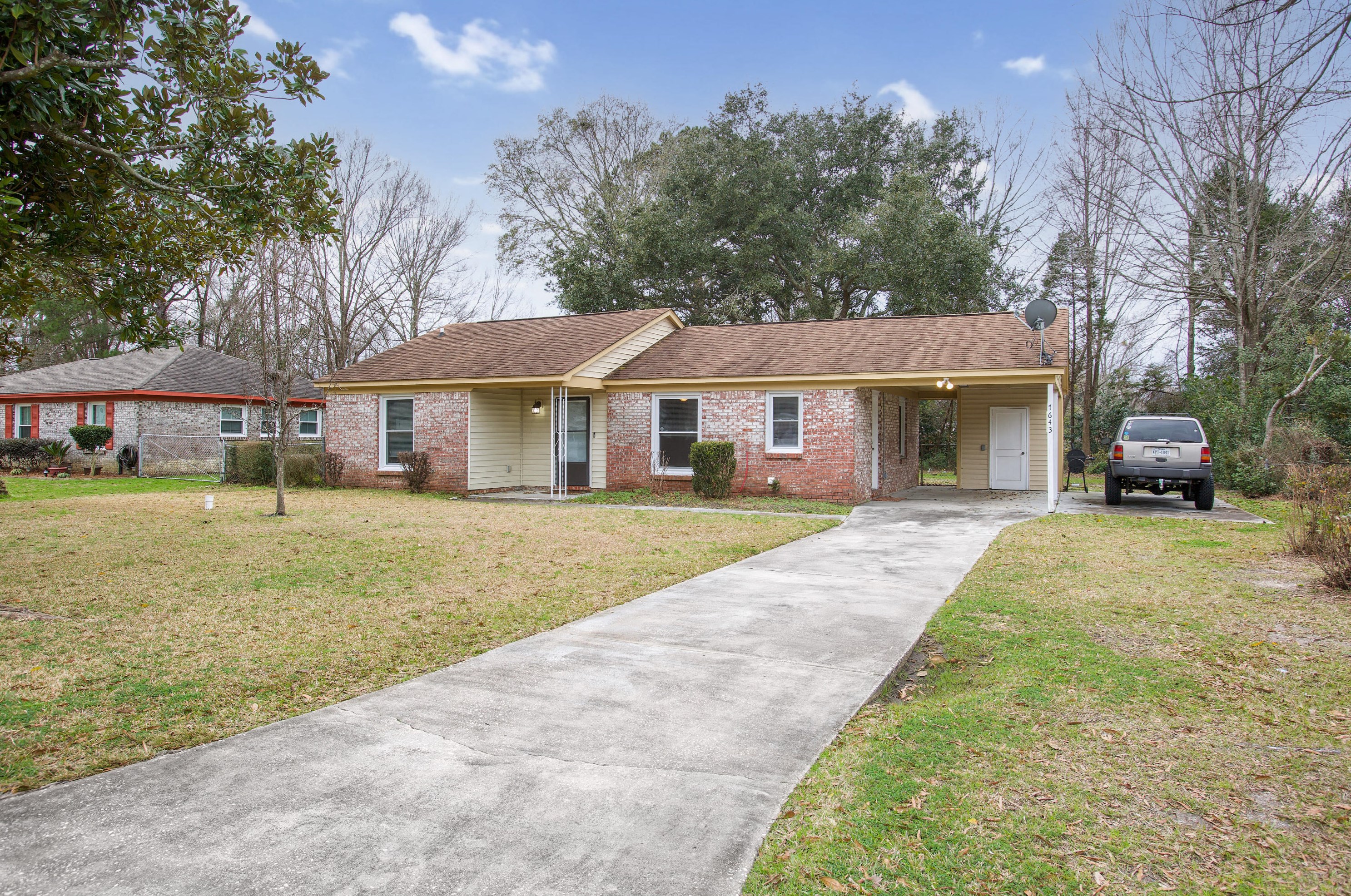 7643 Midwood Dr, Charleston, SC 29420-8818