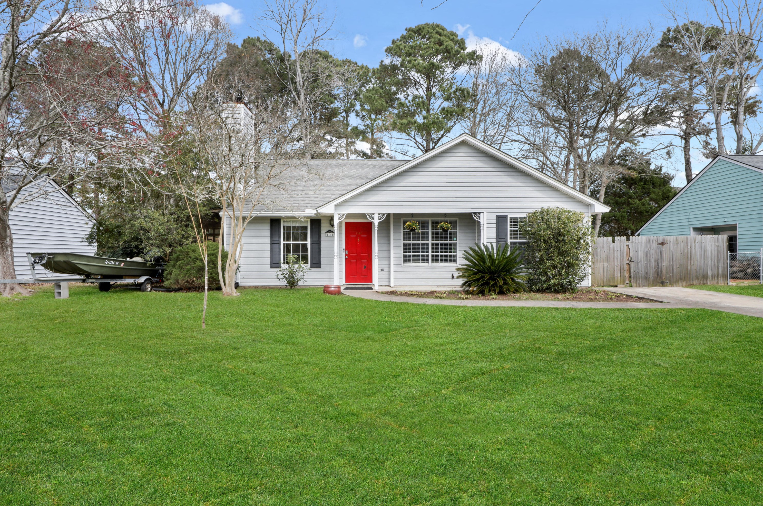 1141 Oakcrest Dr, Charleston, SC 29412-9312