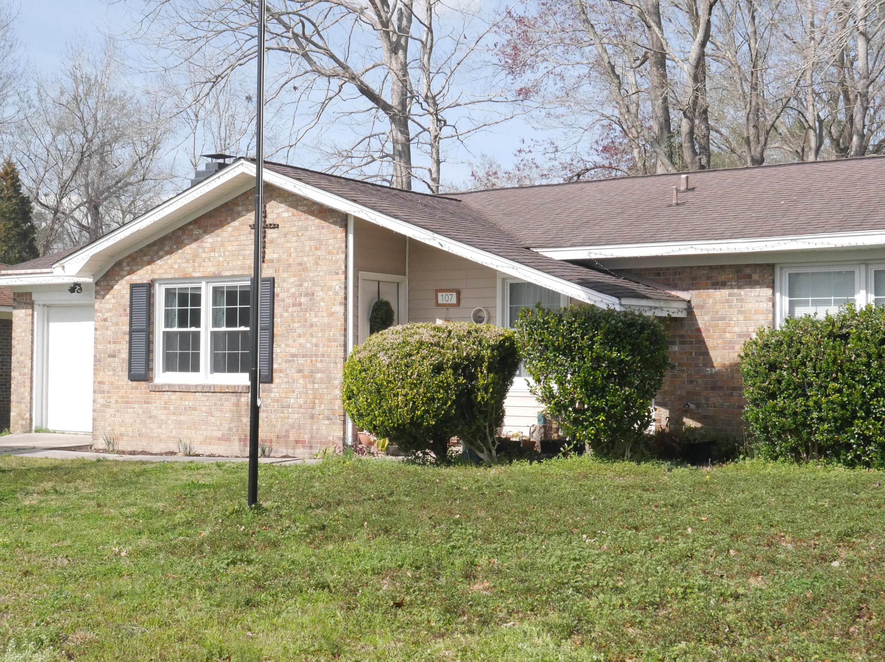 107 Waring Rd, Summerville, SC 29485-8840