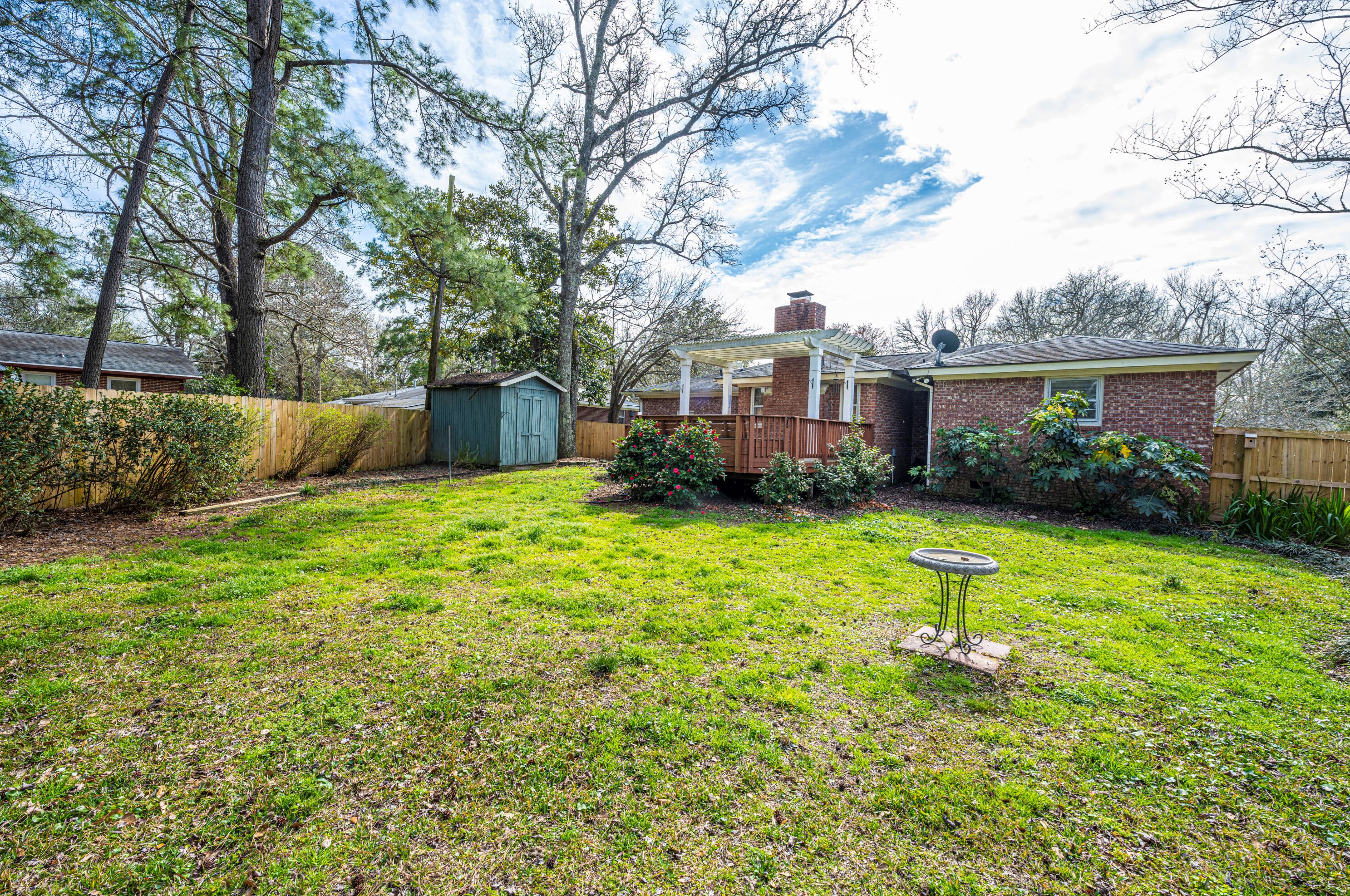 1642 Clyde St, Charleston, SC 29407-3919