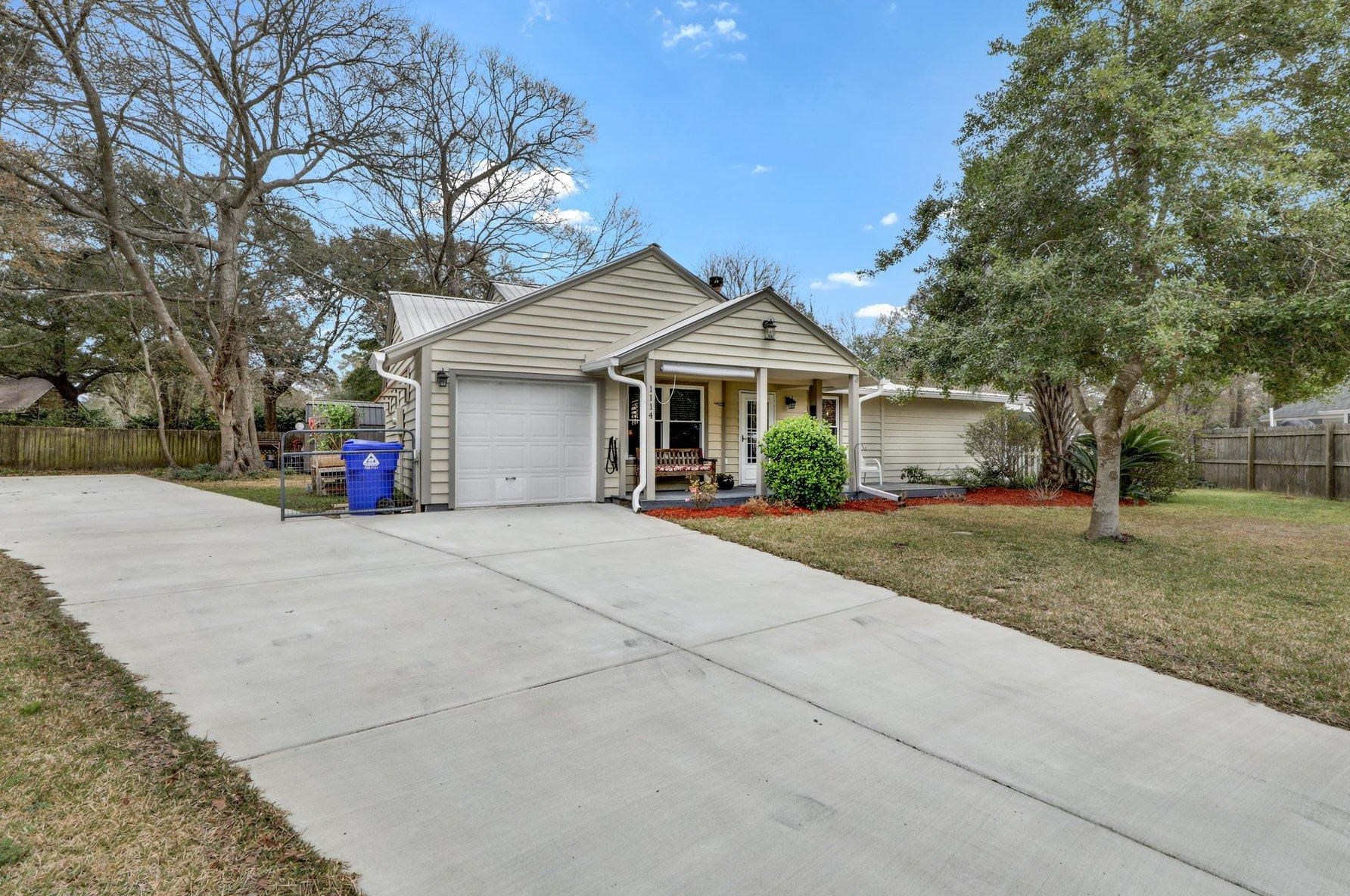 1114 Sexton Dr, Charleston, SC 29412-9347
