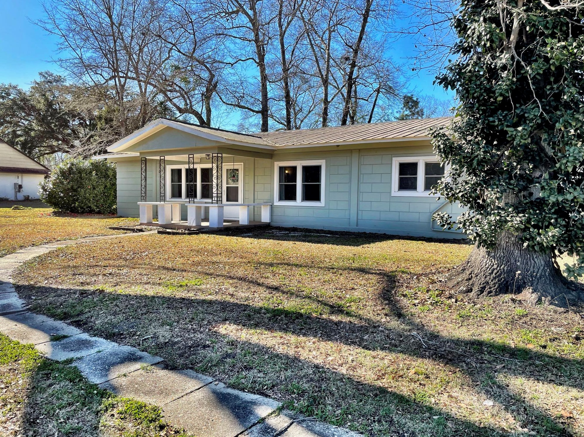 1314 Cooper Store Rd, Moncks Corner, SC 29461-8327