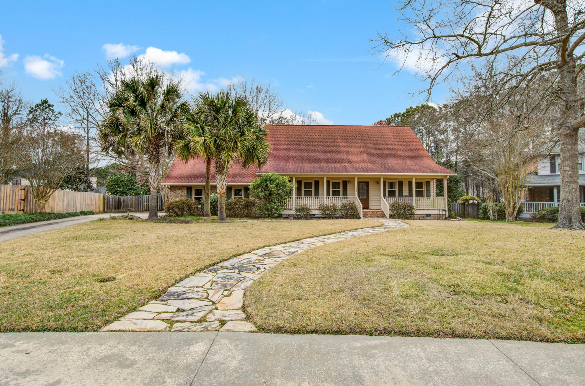 112 Knottingham Dr, Charleston, SC 29445-5529