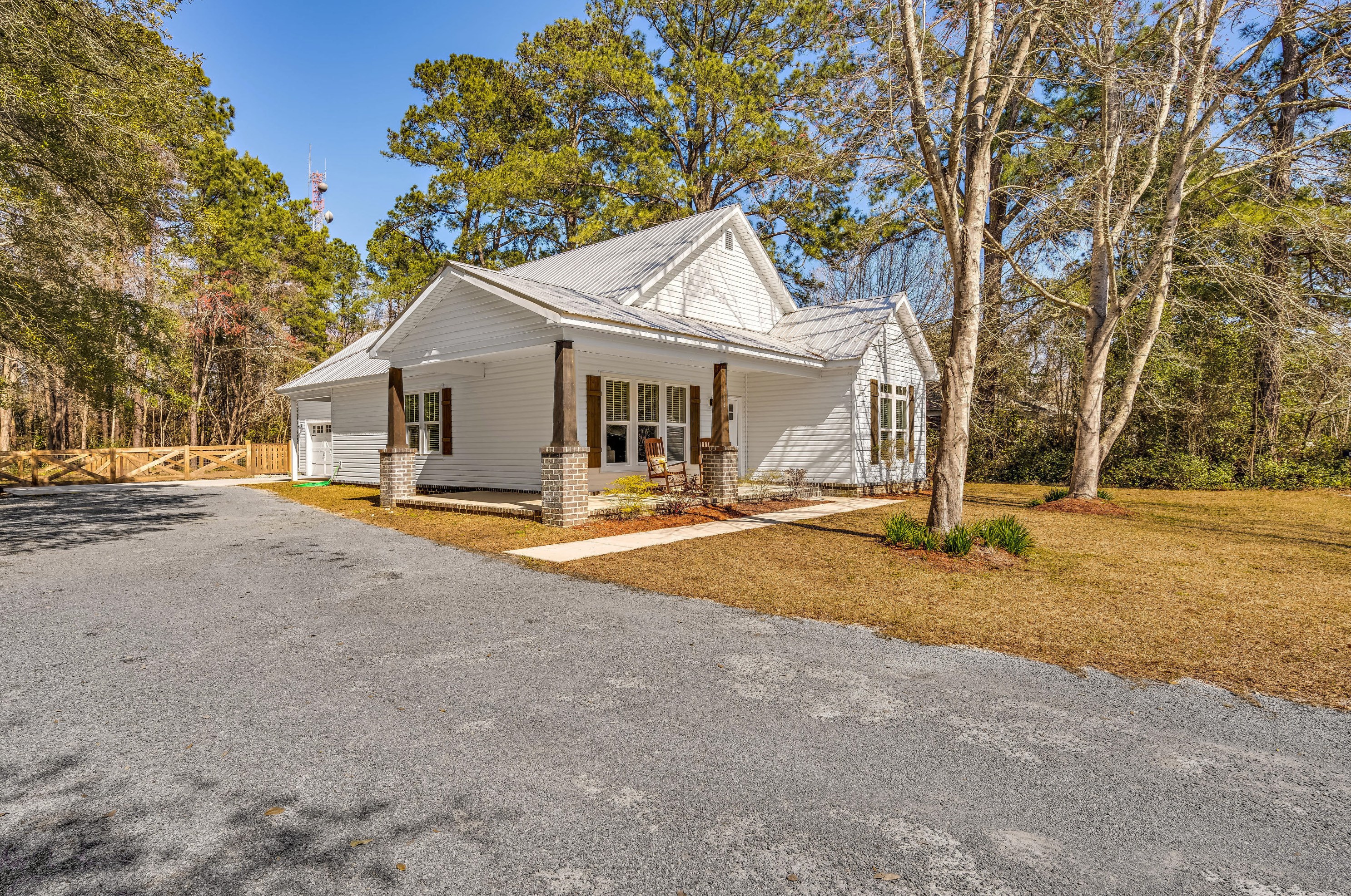 514 Horne St, Moncks Corner, SC 29461-3106