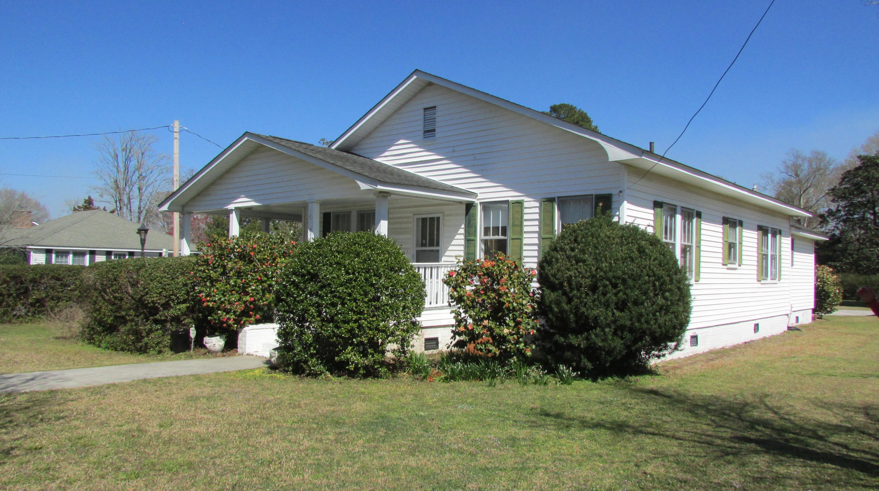 202 Broughton Rd, Moncks Corner, SC 29461-4023