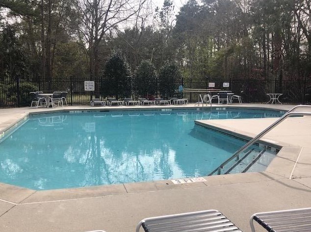 102 Pine Bluff Dr, Summerville SC  29483-8685 exterior