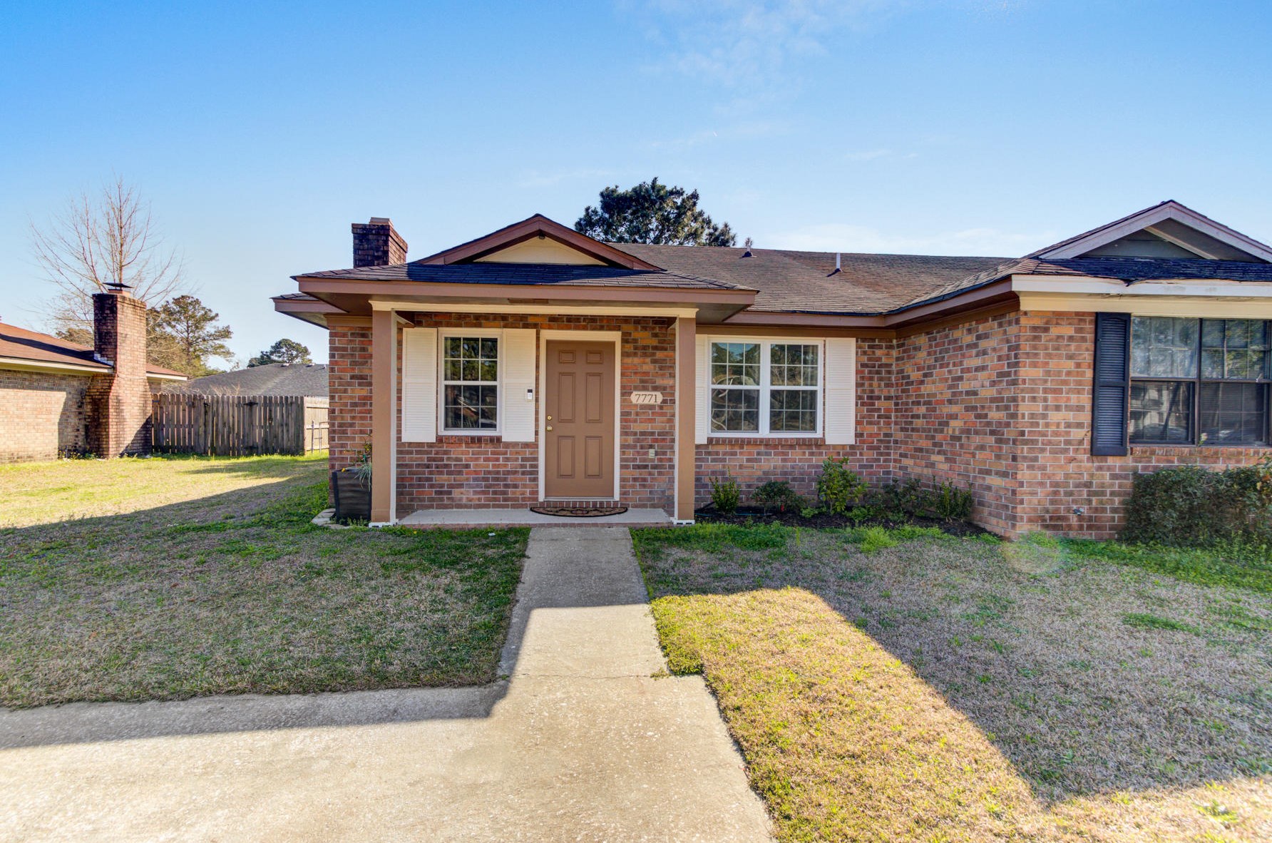 7771 Suzanne Dr, Charleston, SC 29418-3111