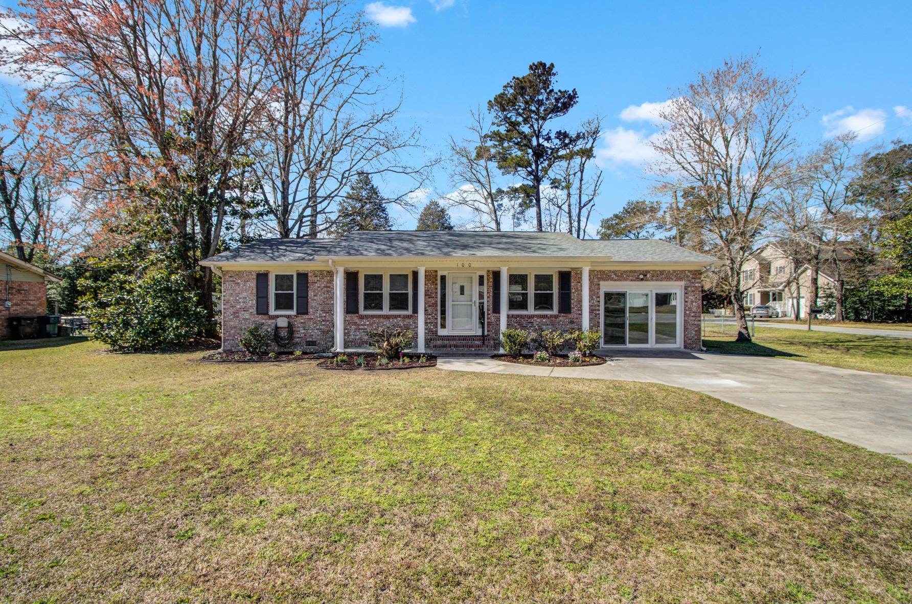 100 Iris St, Charleston, SC 29445-3152