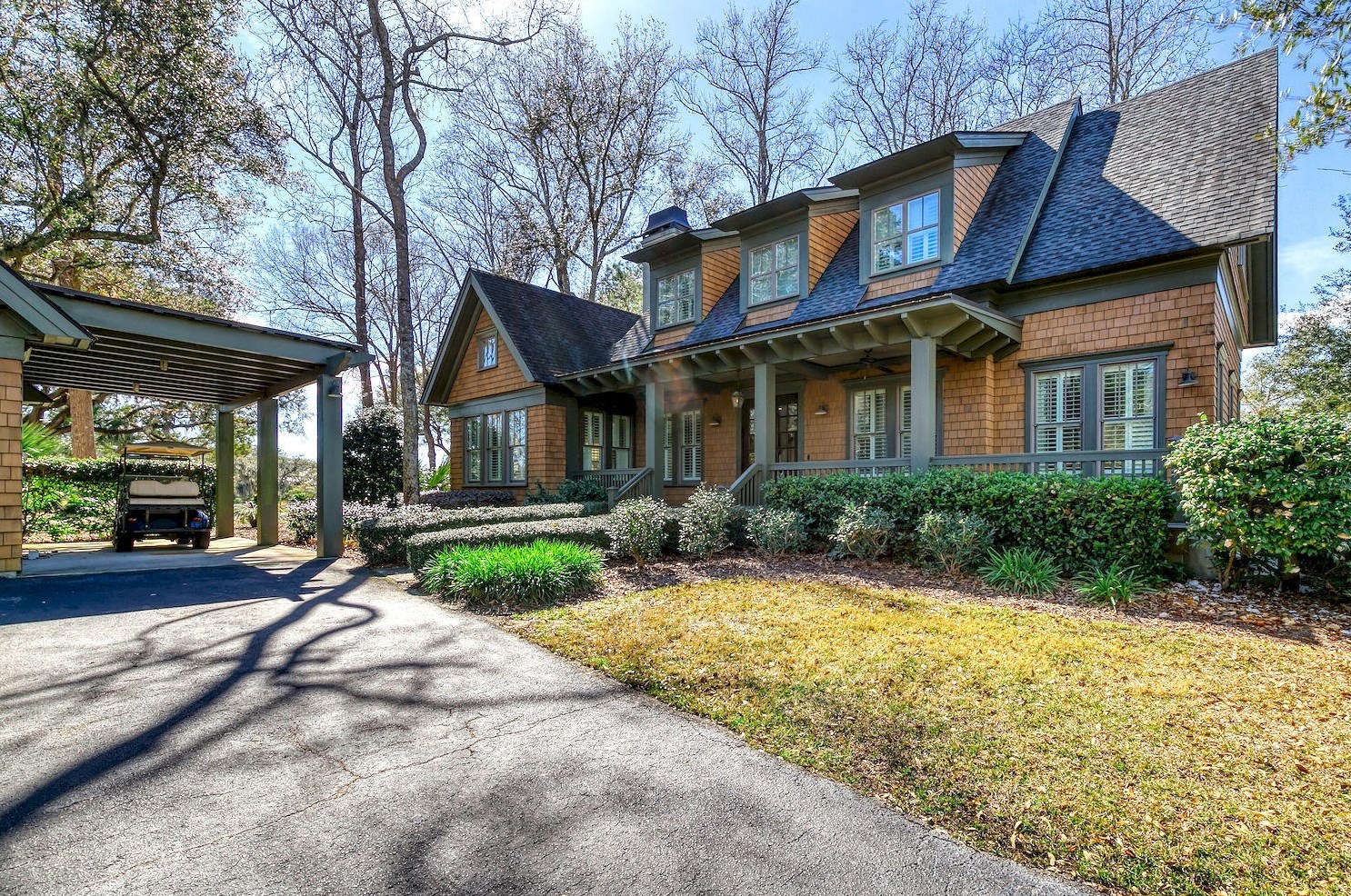 720 Island Park Dr, Charleston, SC 29492-7935