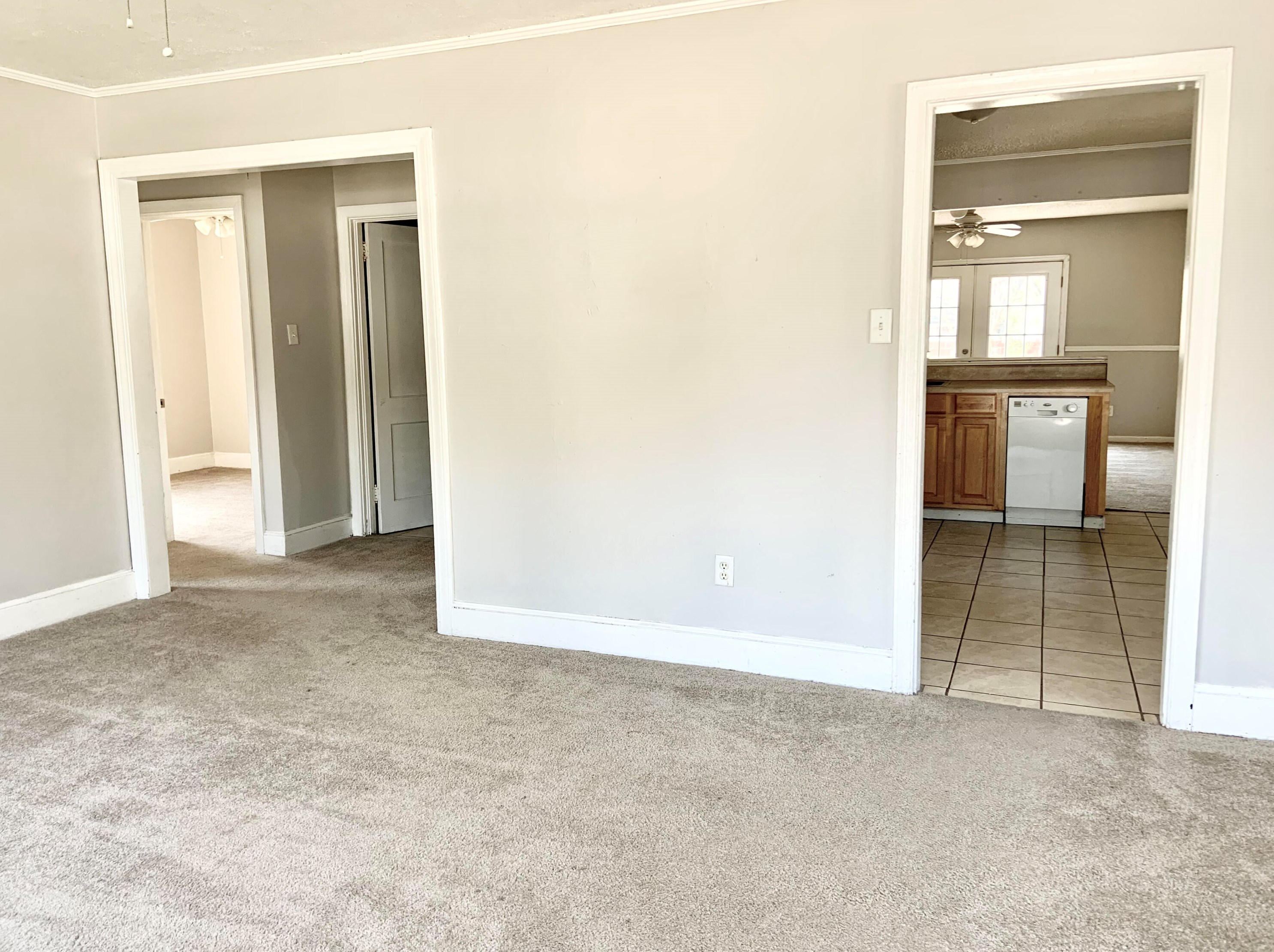 5045 Walker St, Charleston, SC 29405-4351