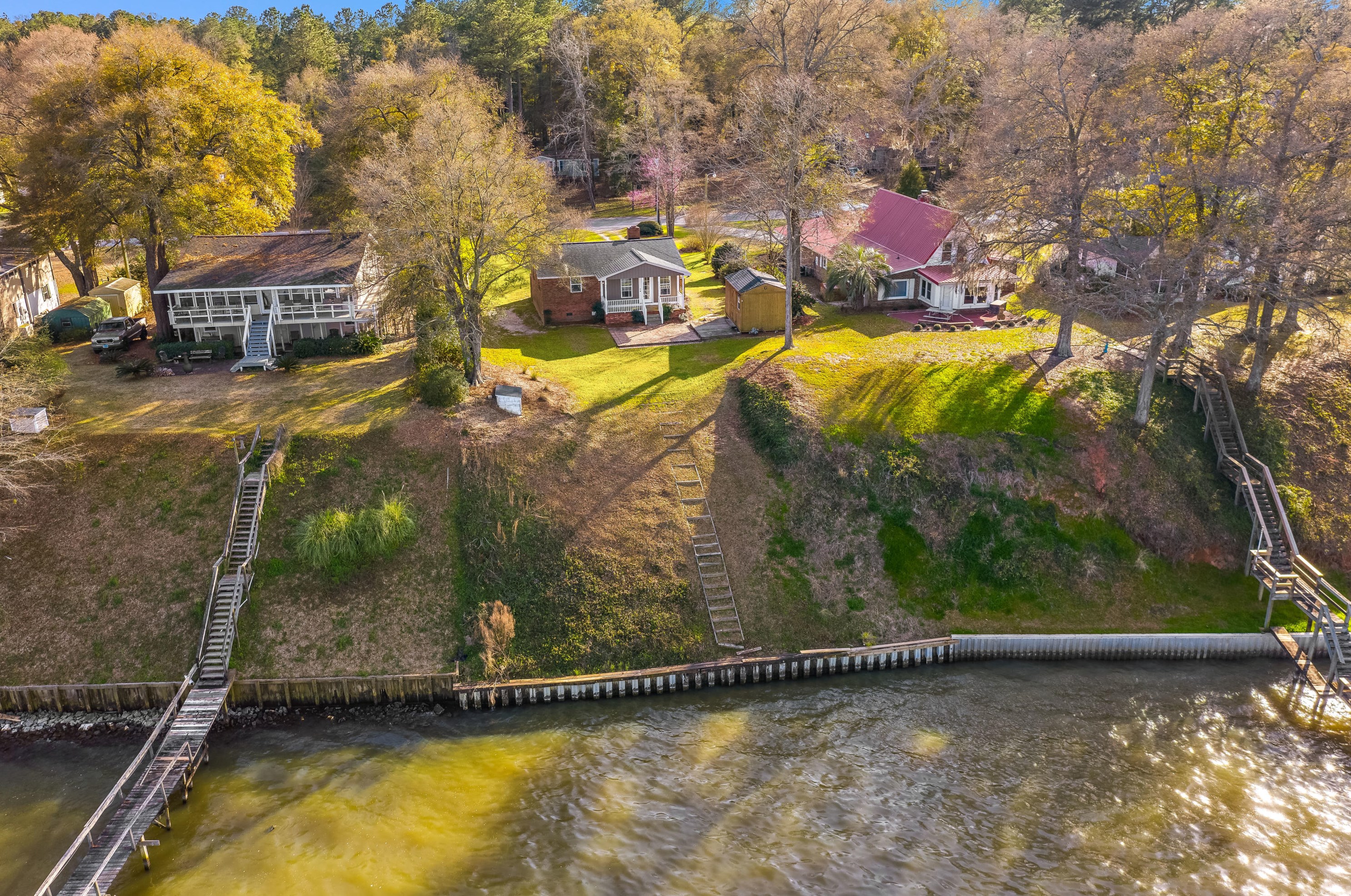 142 Driftwood Dr, Eutawville, SC 29048