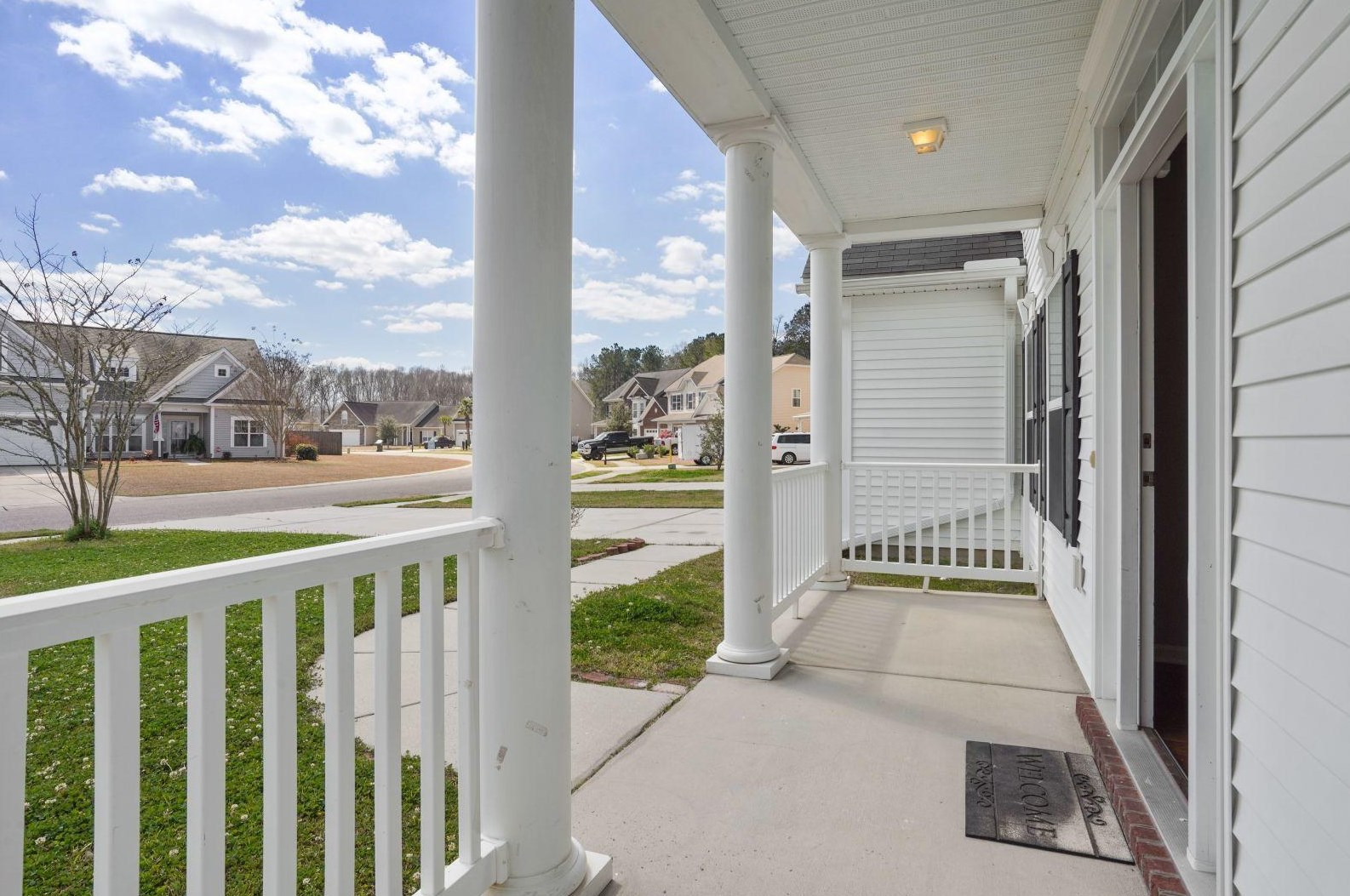 541 Chaff Ln, Moncks Corner, SC 29461-8884