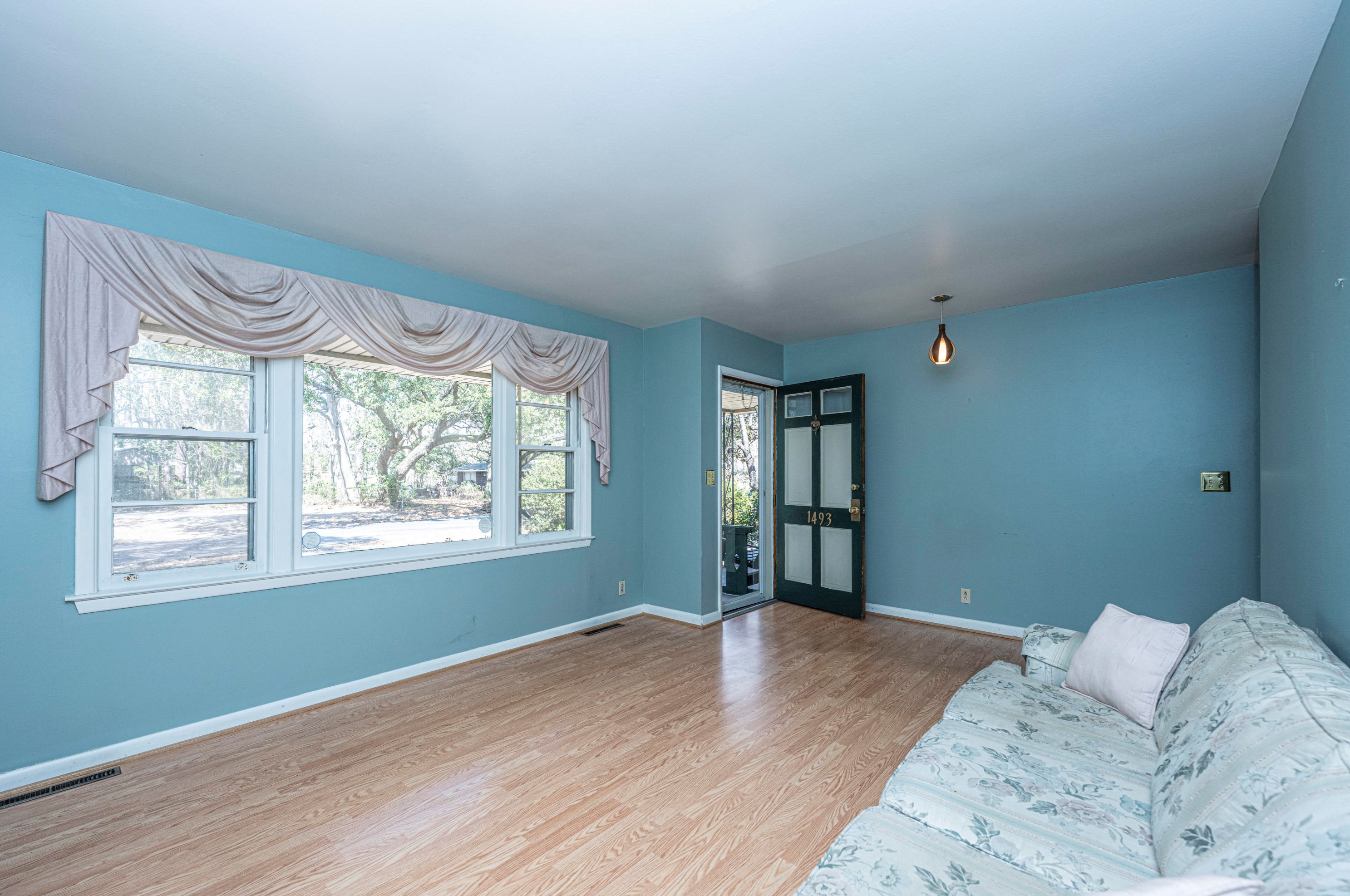 1493 Village Rd, Charleston, SC 29407-5323