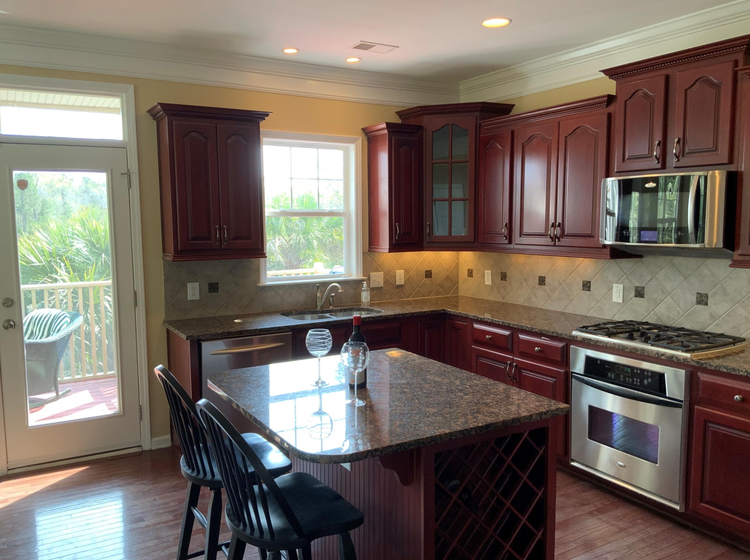 160 Palm Cove Way, Mount Pleasant SC  29466-8160 exterior