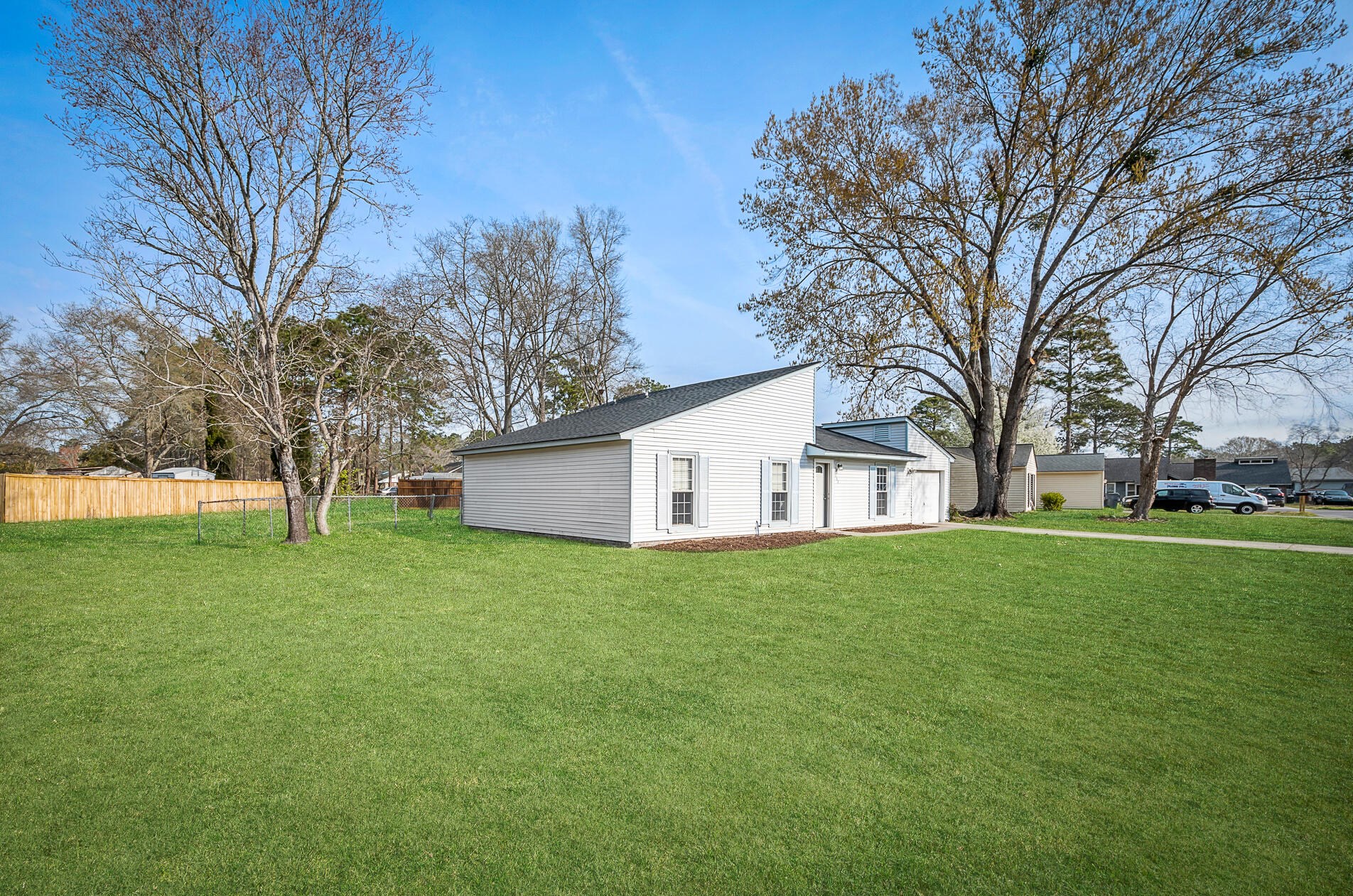 102 Marion Rd, Summerville, SC 29483-1963