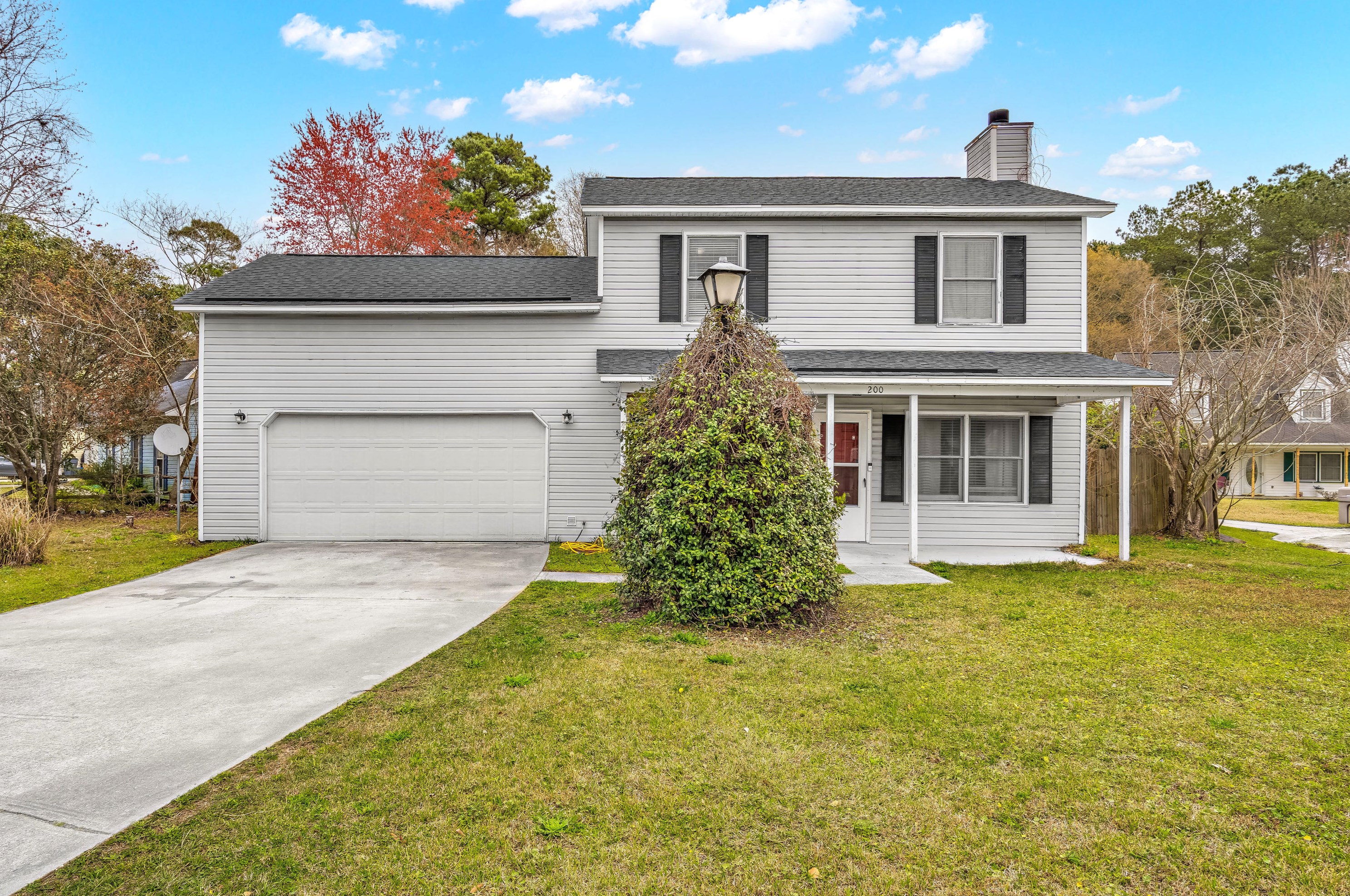 200 William St, Summerville, SC 29483-1870