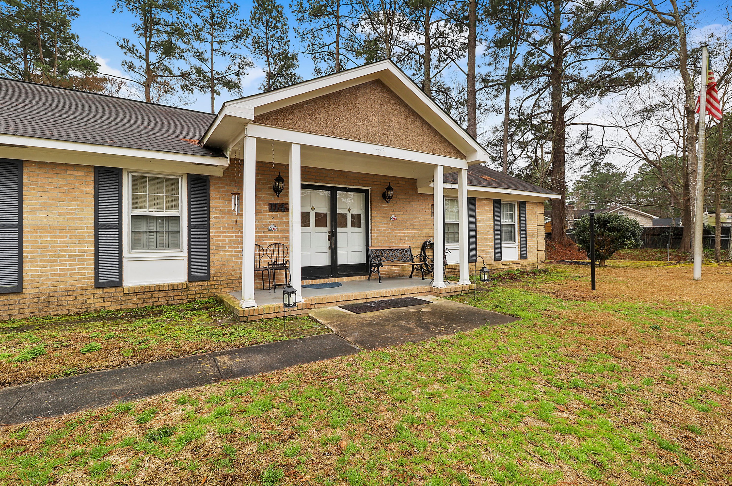 114 Six Iron Ln, Summerville, SC 29483-2623