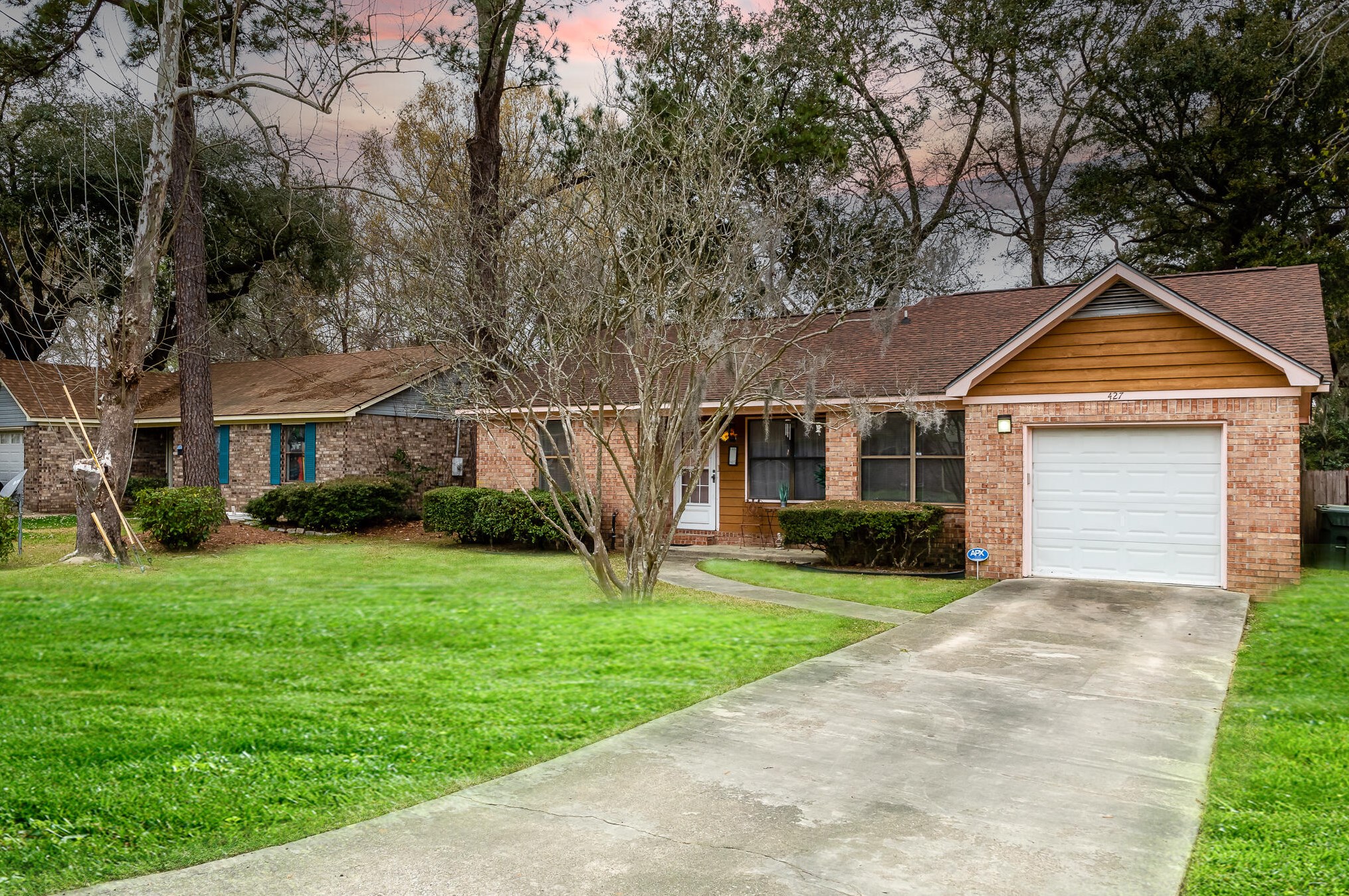 427 Madeline Dr, Charleston, SC 29445-3623
