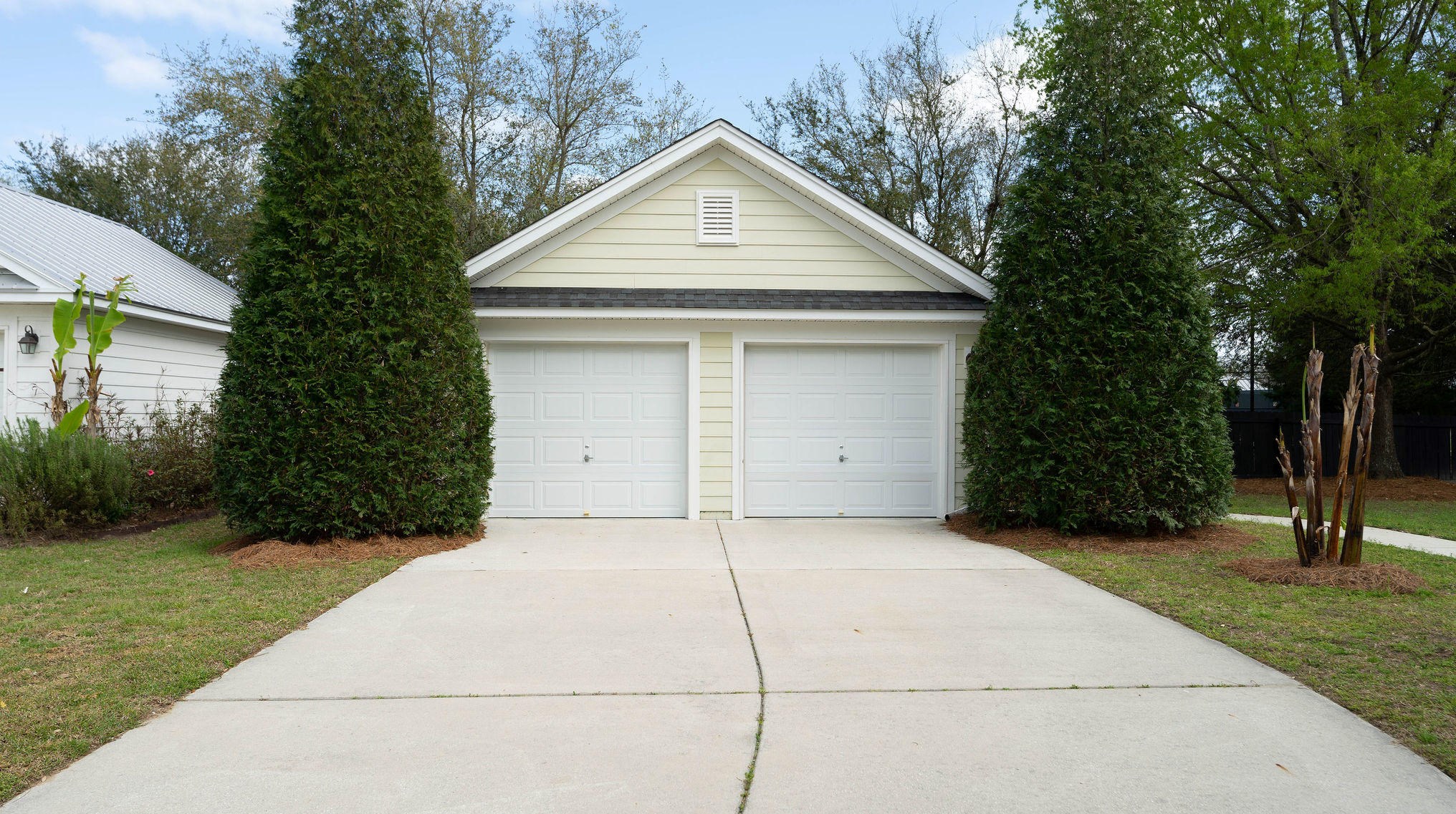 2009 Pierce St, Charleston SC  29492-8032 exterior