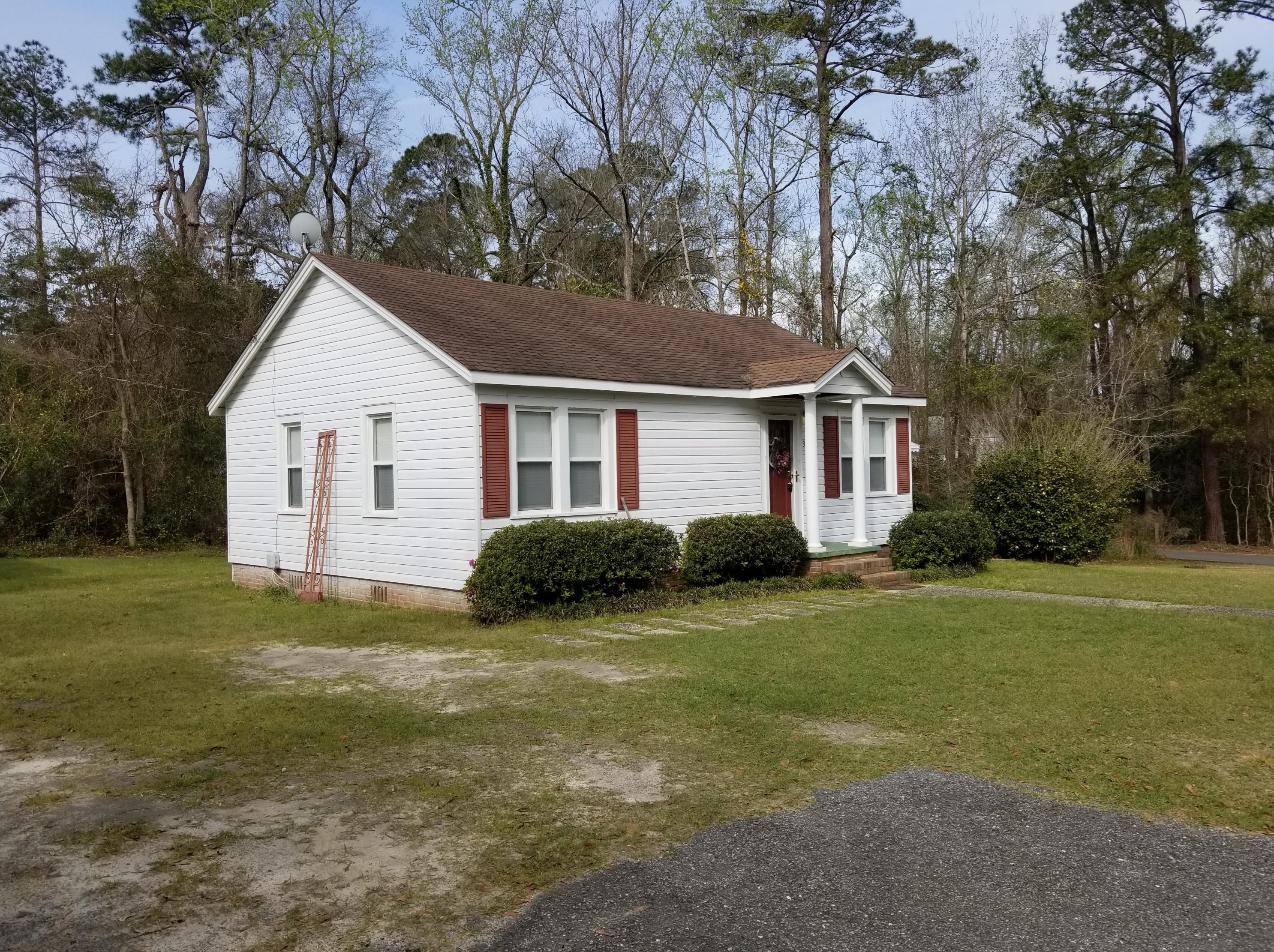 309 Varn St, Walterboro, SC 29488-3856