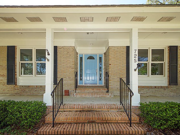 725 Clearview Dr, Charleston, SC 29412-4545