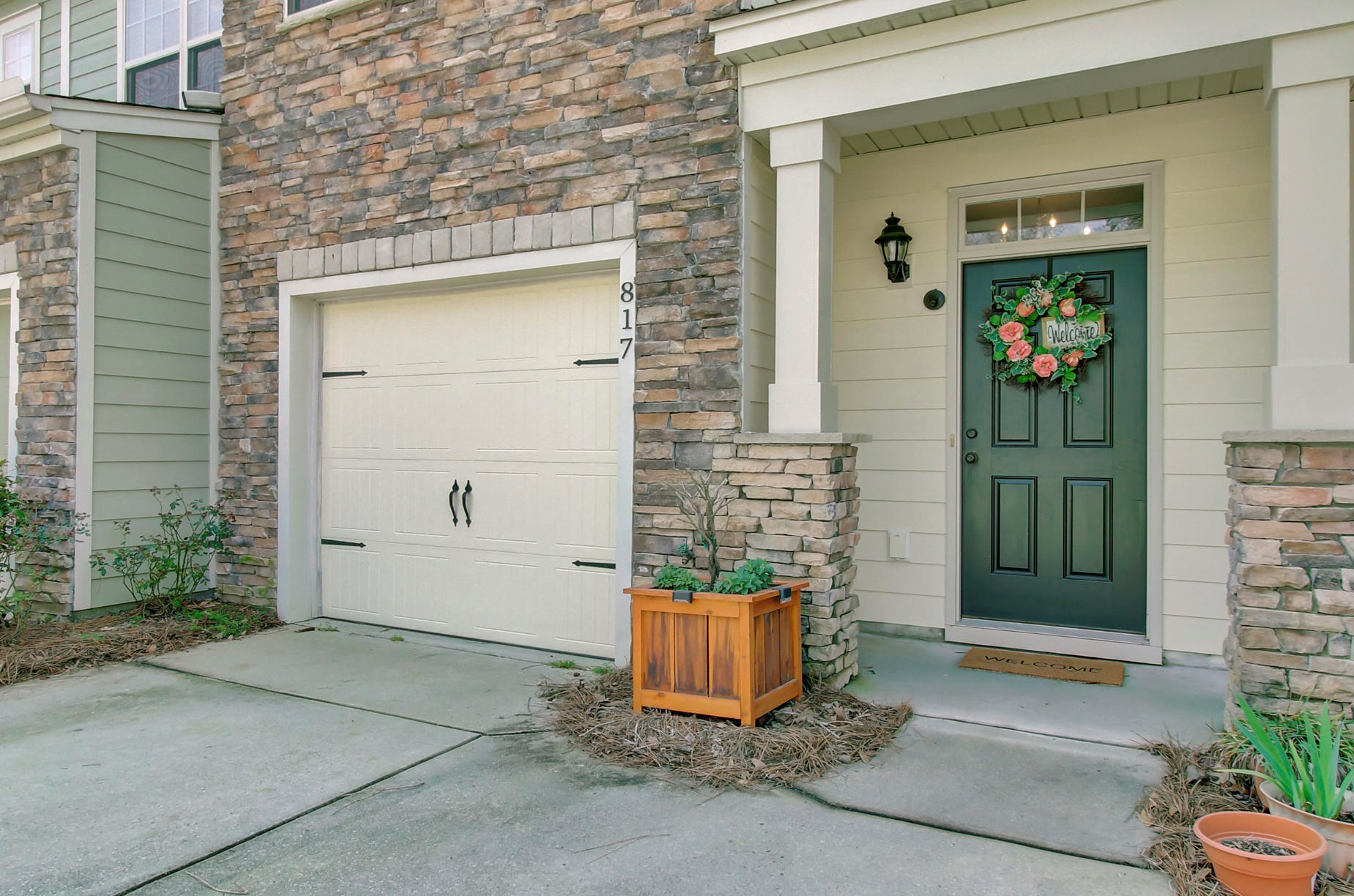 817 Bibury Ct, Charleston SC  29414-9120 exterior