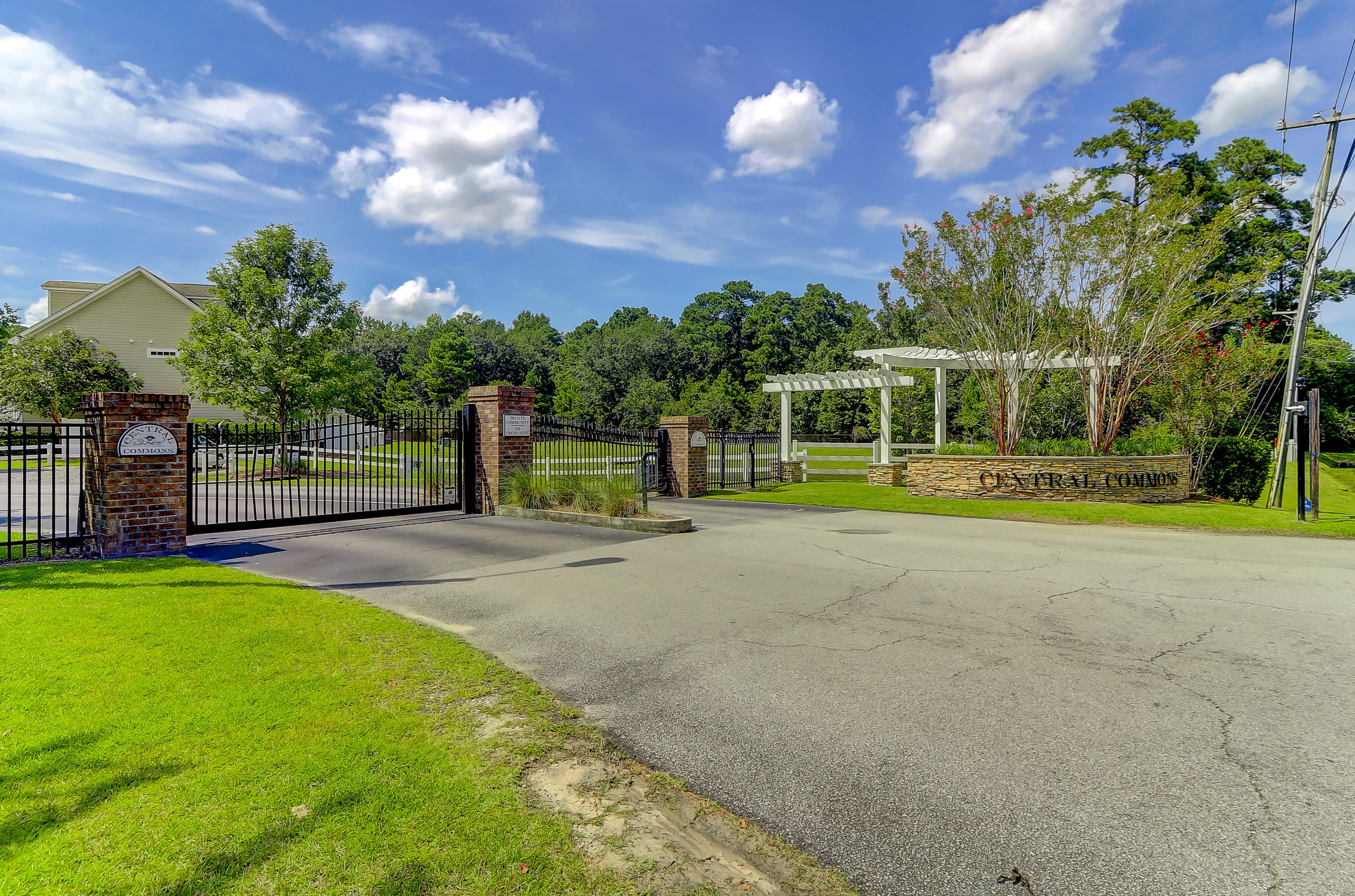 104 Hemingway Cir, Summerville, SC 29483-8028