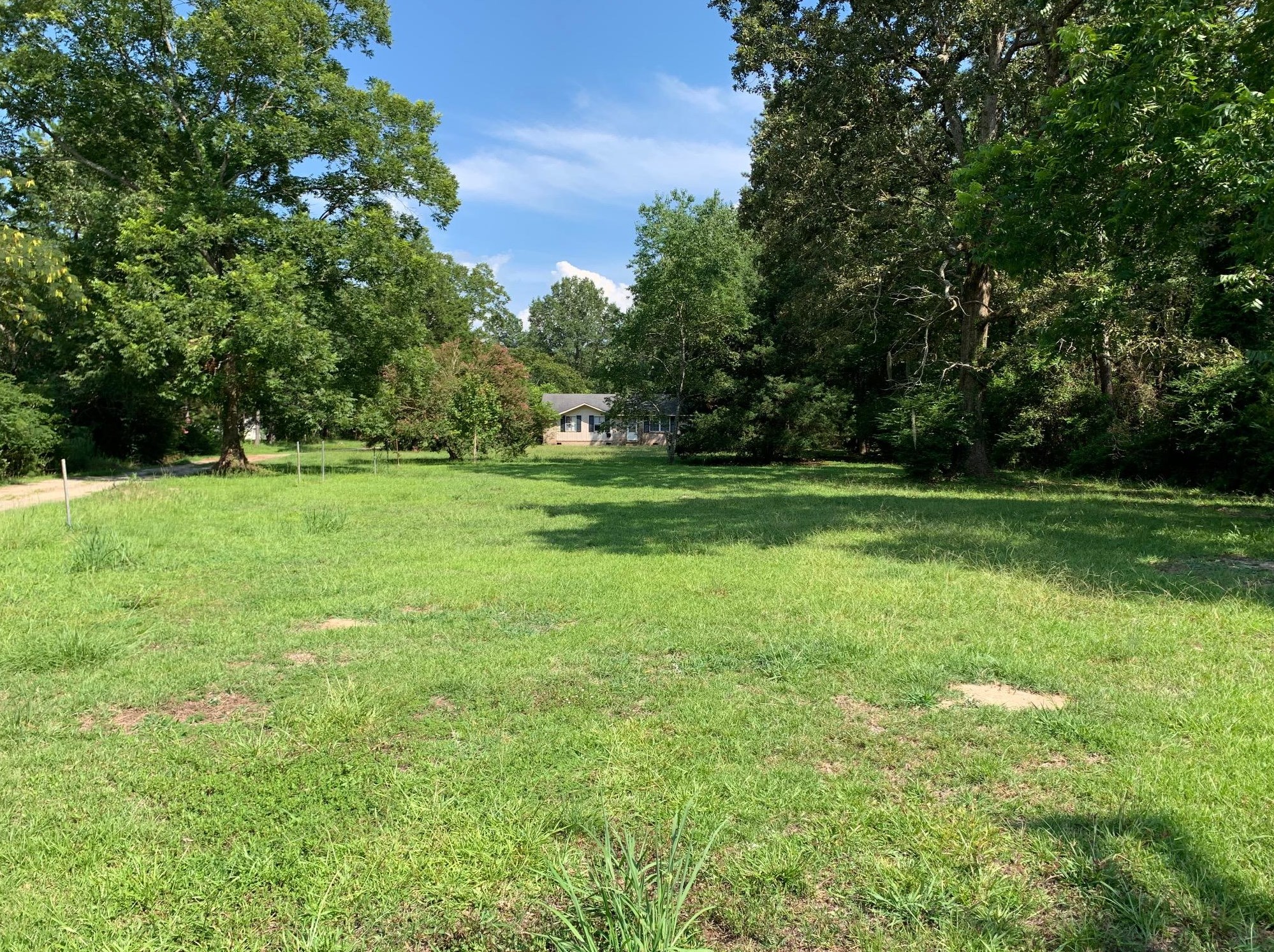 1390 Mail Rte Rd, Bonneau, SC 29431