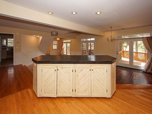 1641 Oak Island Dr, Charleston SC  29412-9519 exterior