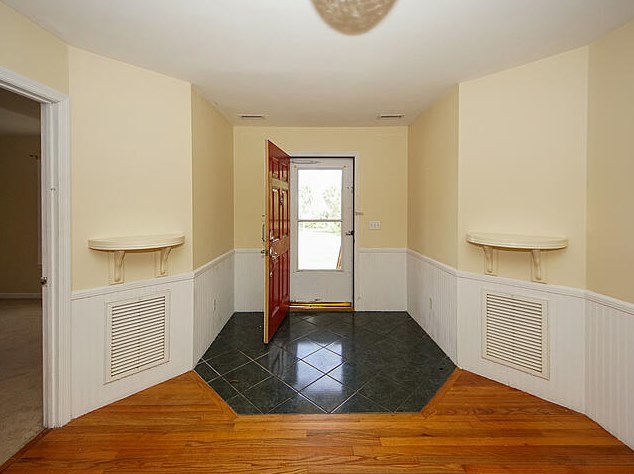 1641 Oak Island Dr, Charleston SC  29412-9519 exterior