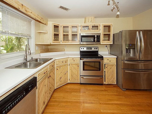 1641 Oak Island Dr, Charleston SC  29412-9519 exterior