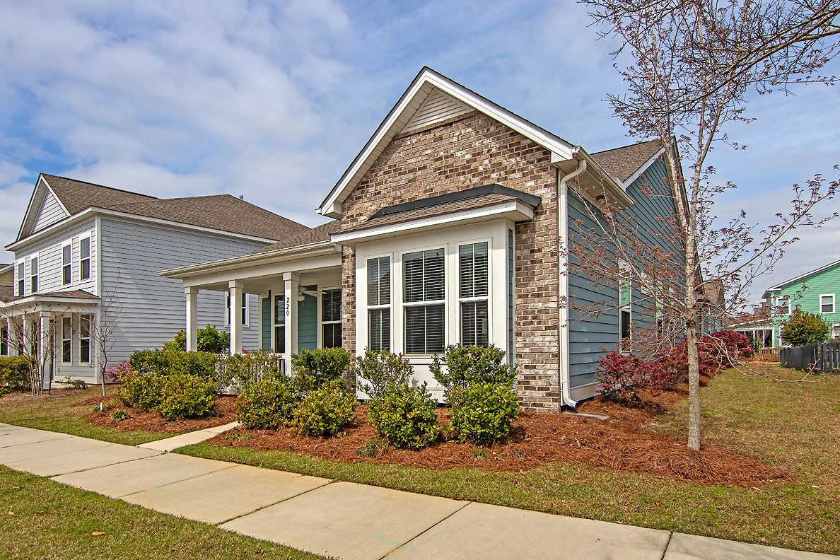 220 Ribbon Rd, Summerville, SC 29483-8994