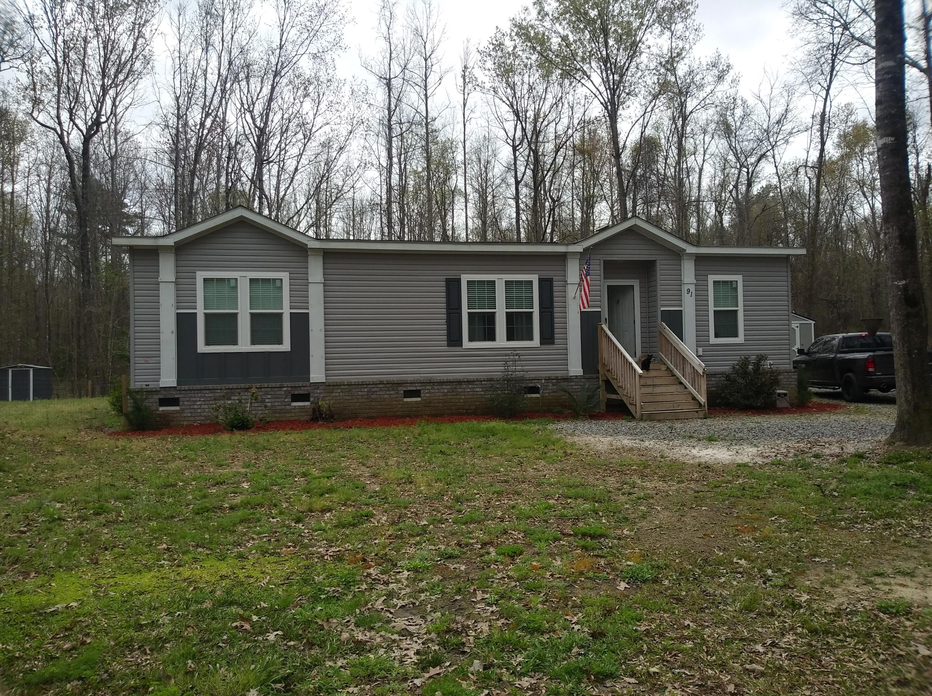 91 Mercer Ln, Cottageville, SC 29435